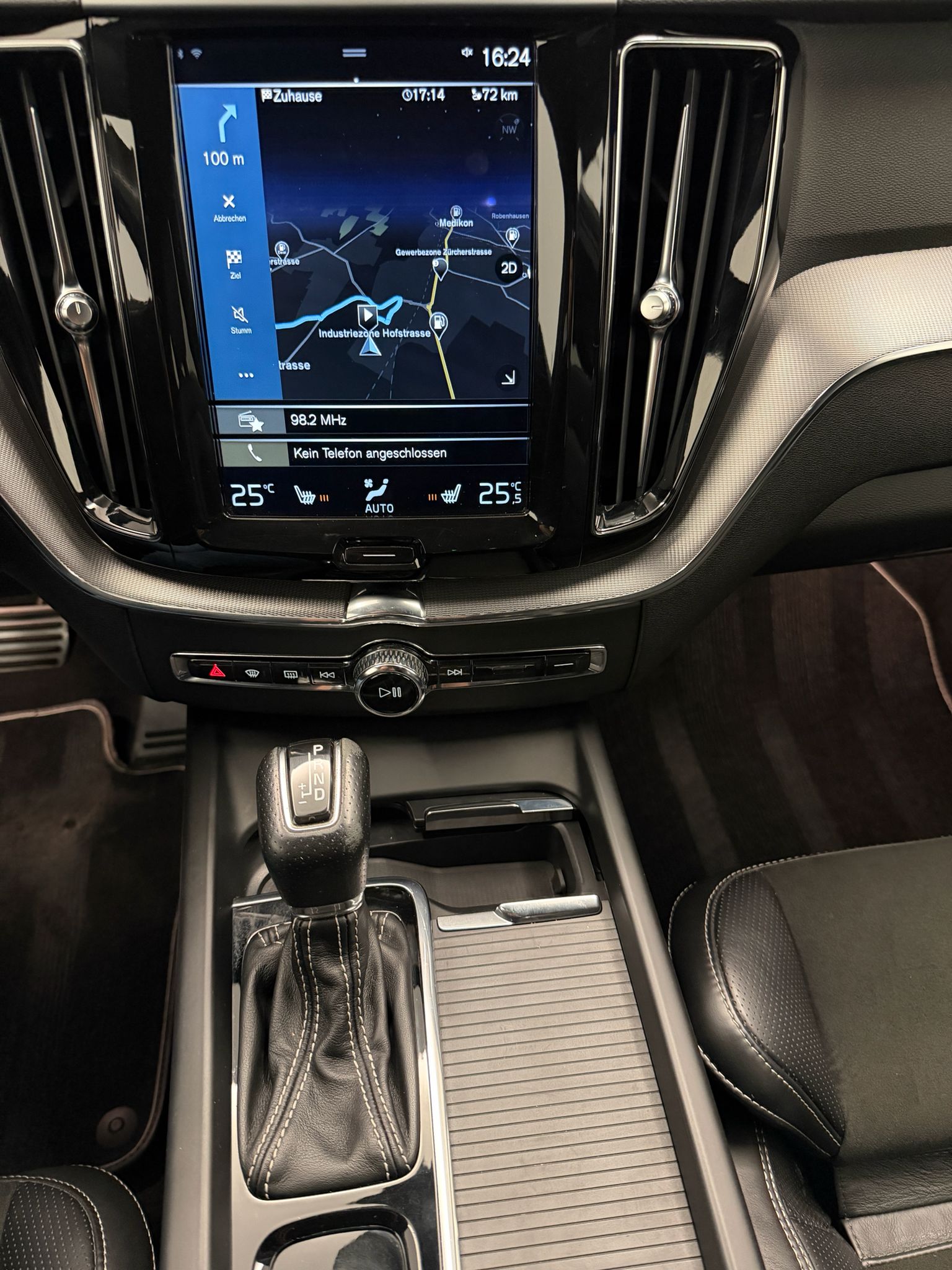 VOLVO XC60 D5 AWD R-Design Geartronic-image-20