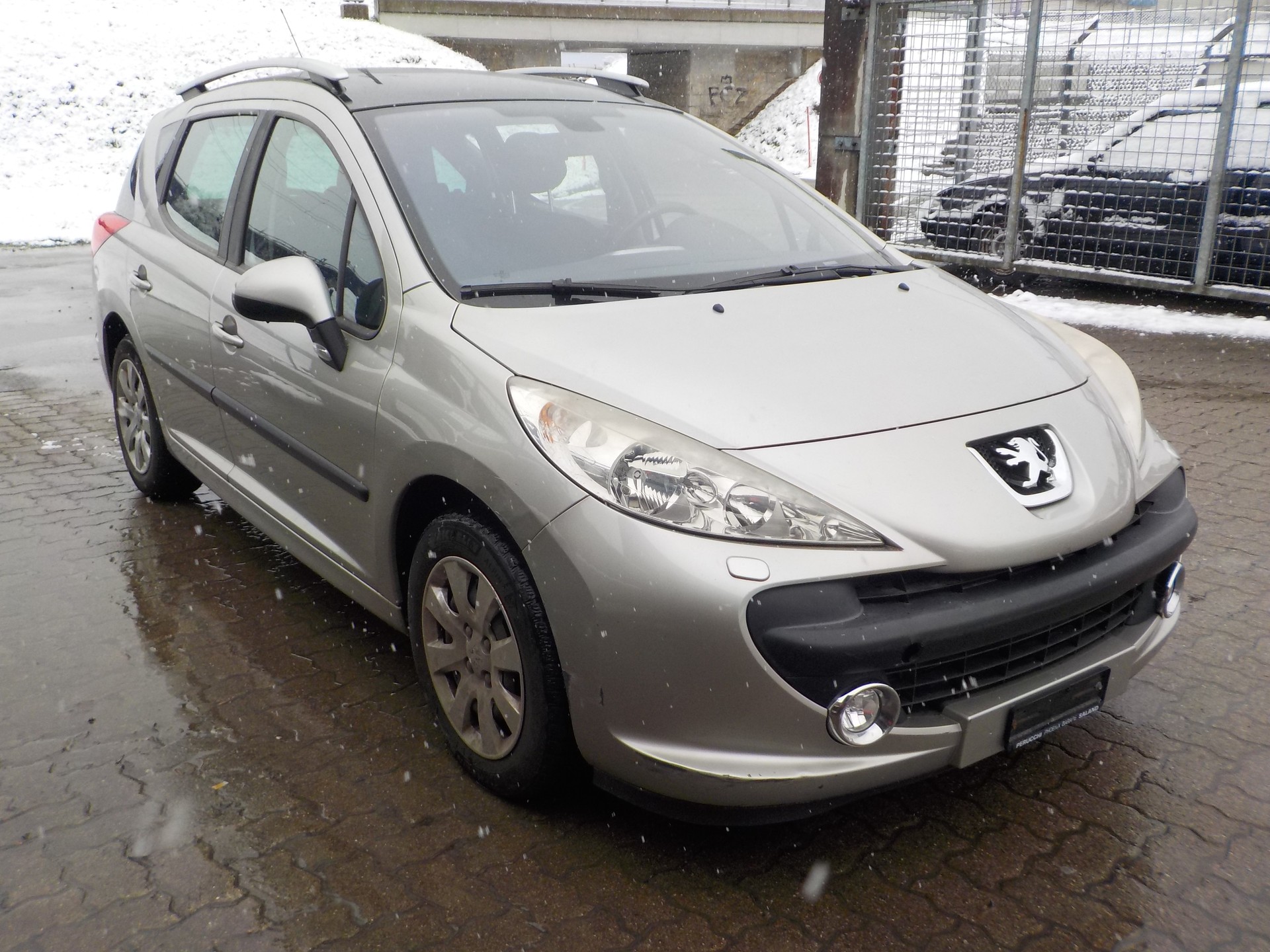 PEUGEOT 207 SW 1.6 16V Sport Automatic-image-1