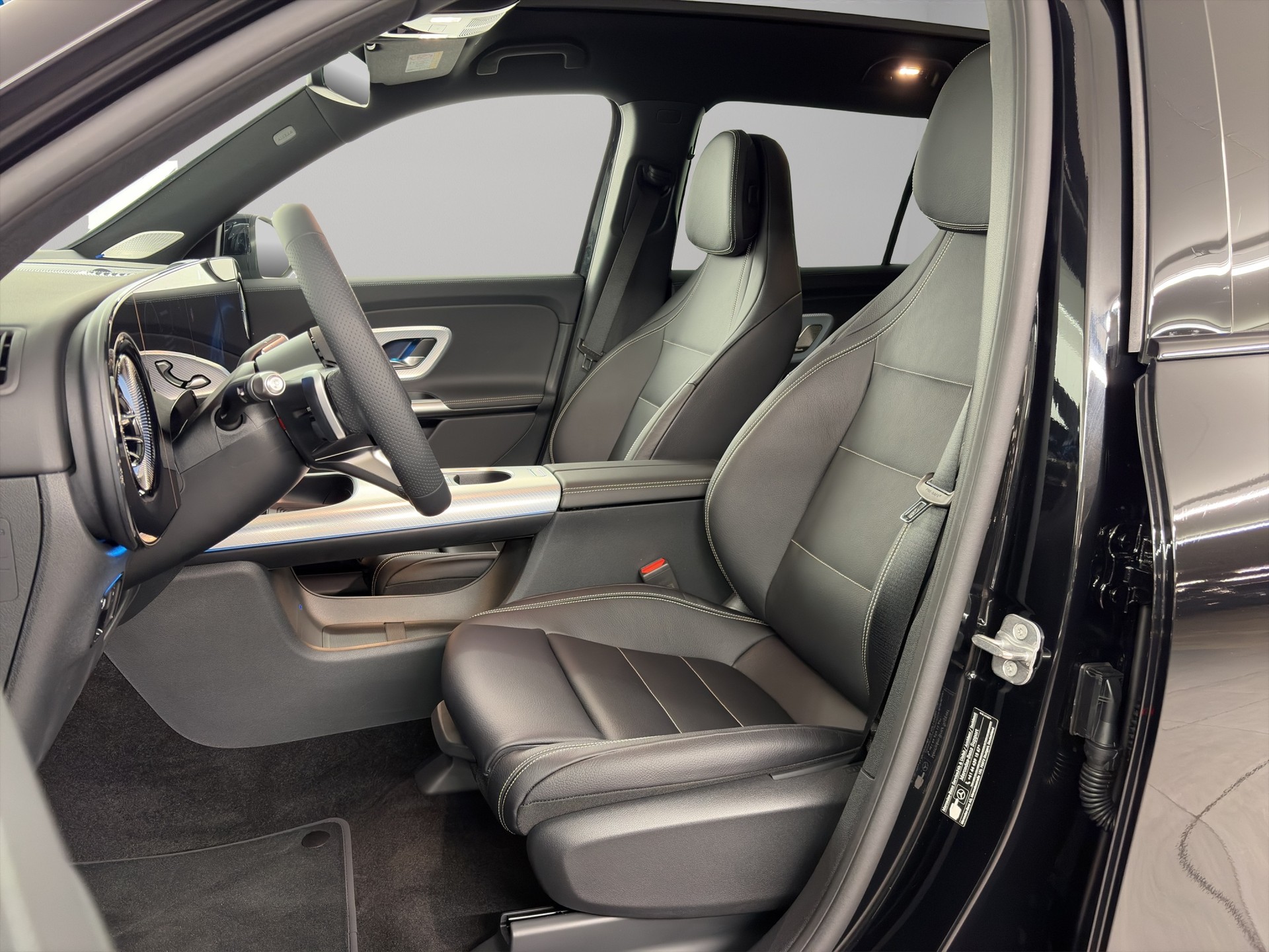 MERCEDES-BENZ GLB 220 4matic-image-6