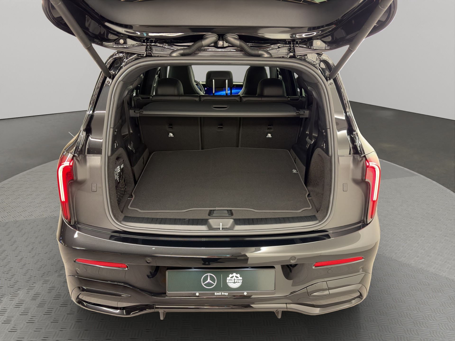 MERCEDES-BENZ GLB 220 4matic-image-4