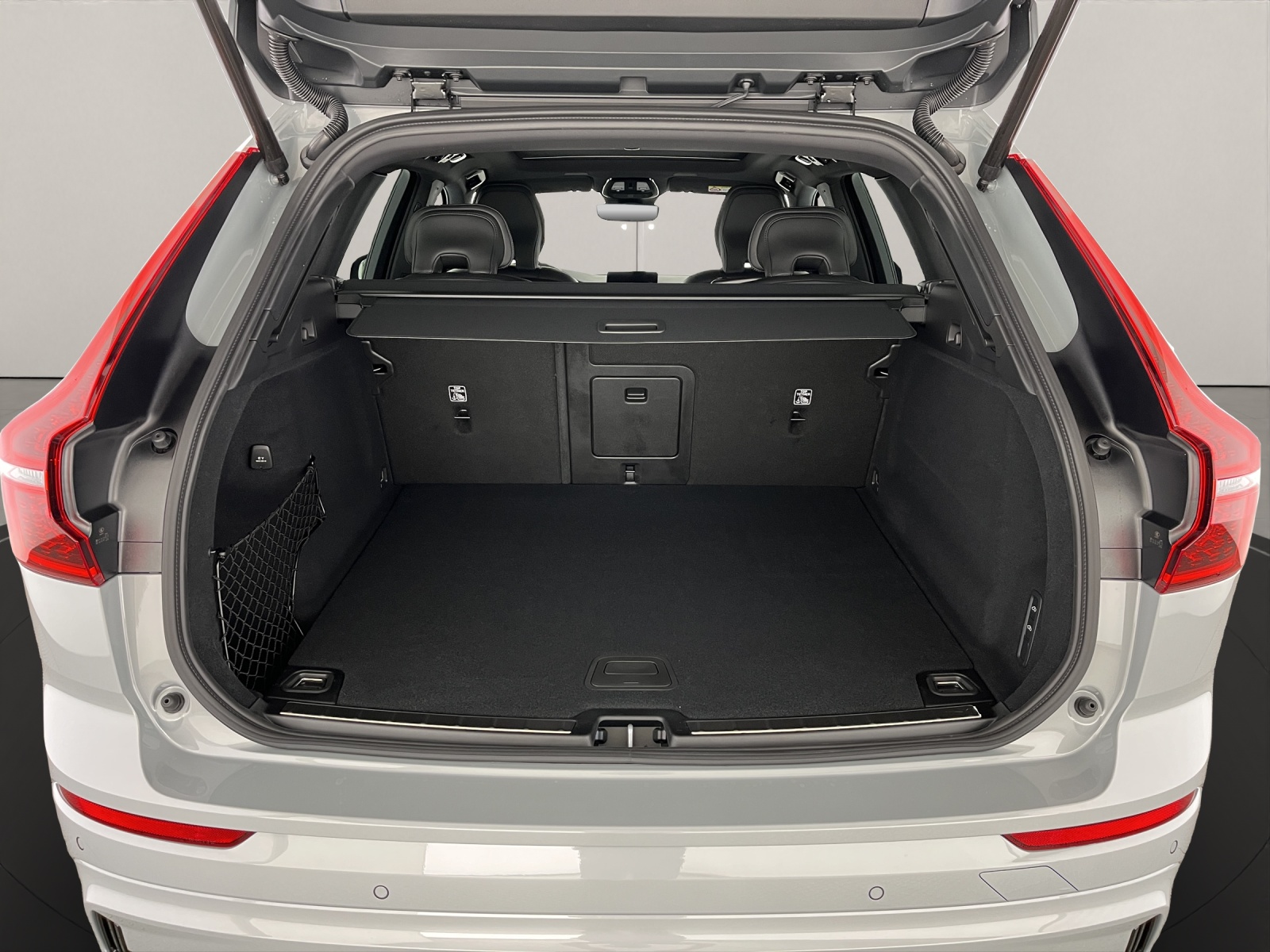 VOLVO XC60 2.0 B5 MH Black Edition AWD-image-5