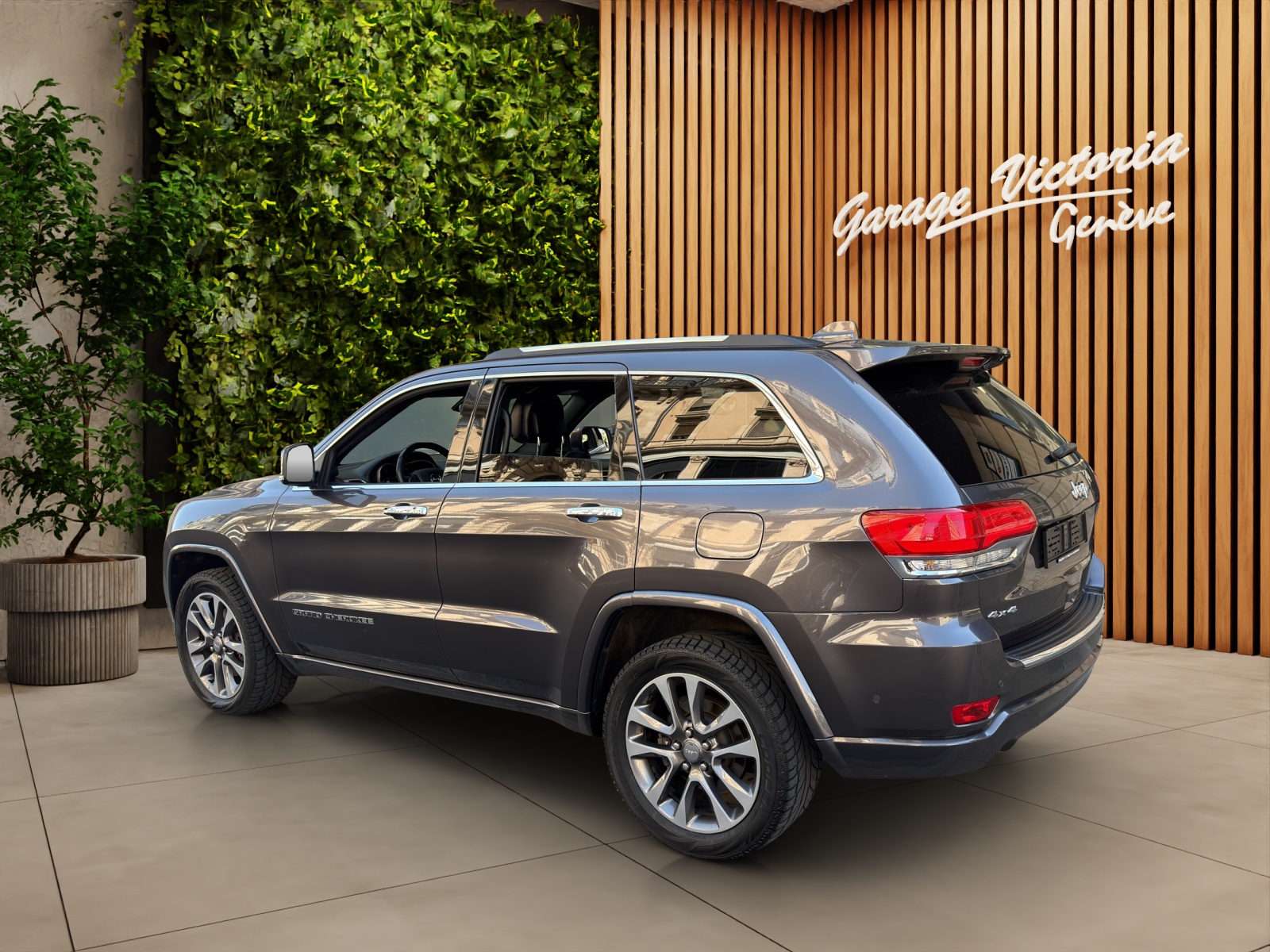 JEEP Grand Cherokee 3.0 CRD Overland Automatic-image-3