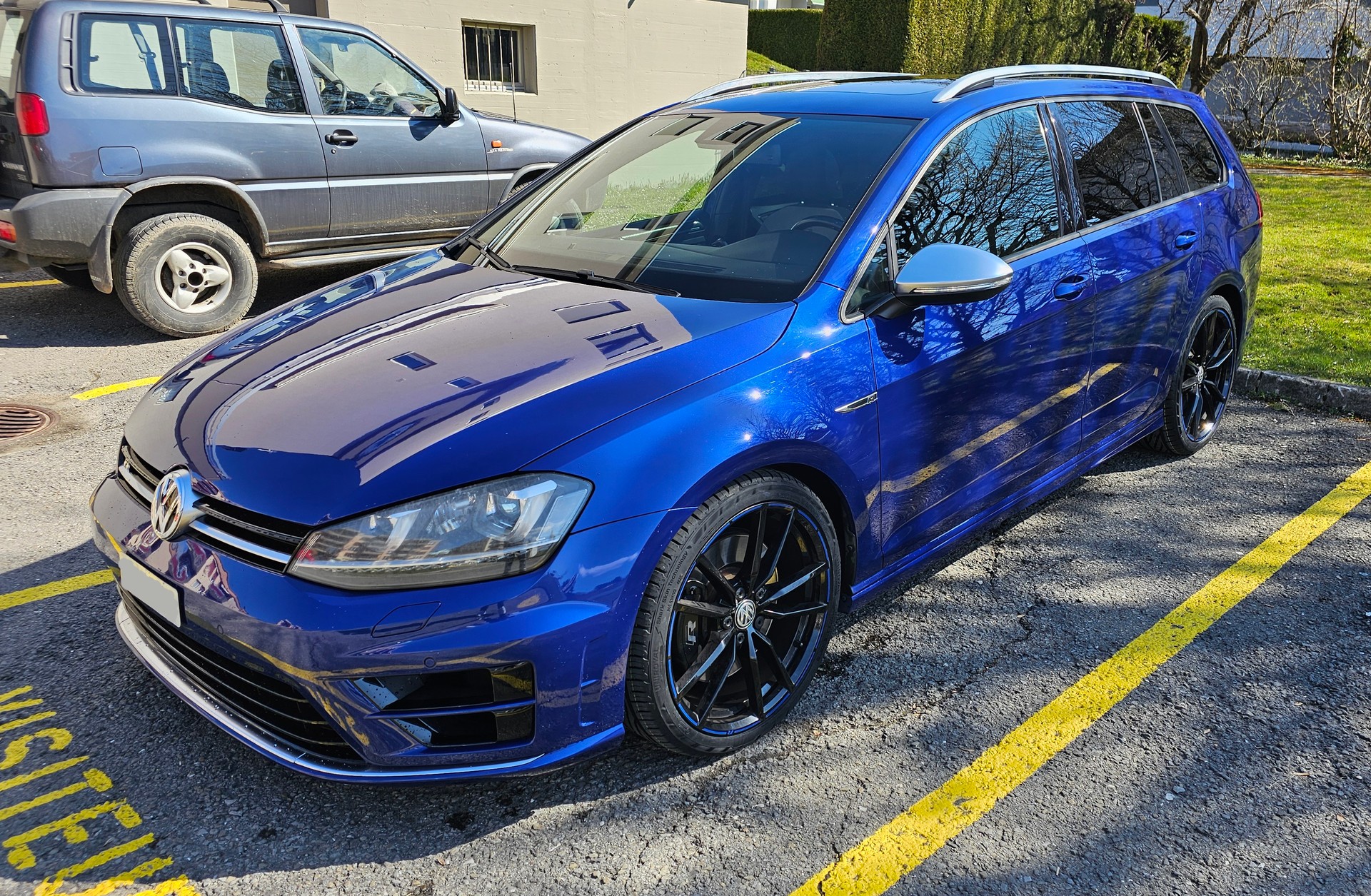 VW 2.0 TSI R DSG 4motion-image-1