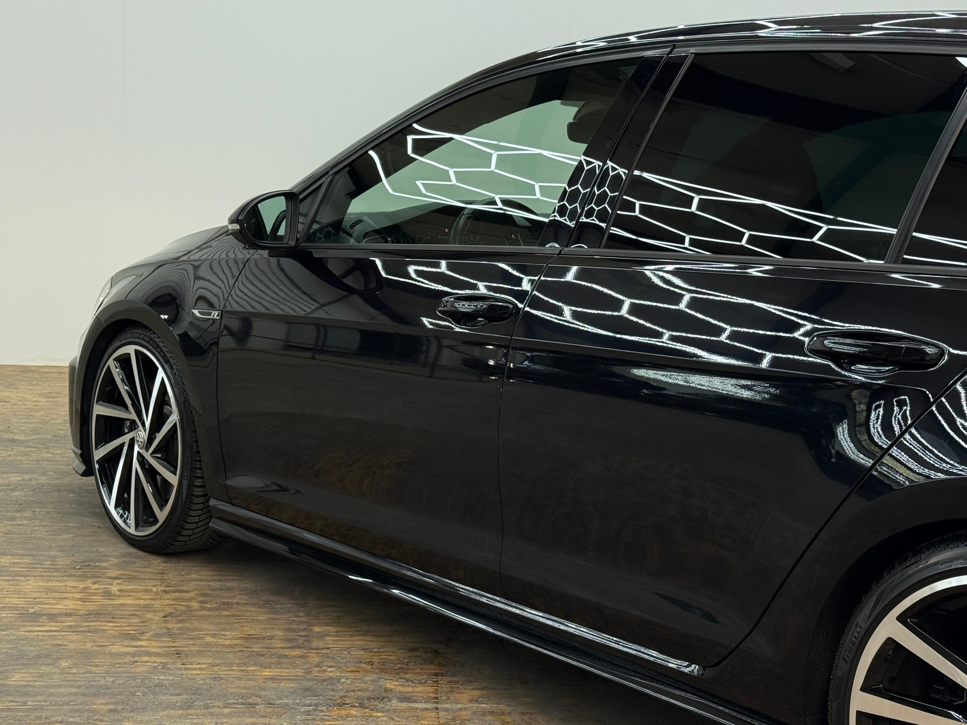 VW Golf 2.0 TSI R 4Motion DSG-image-8