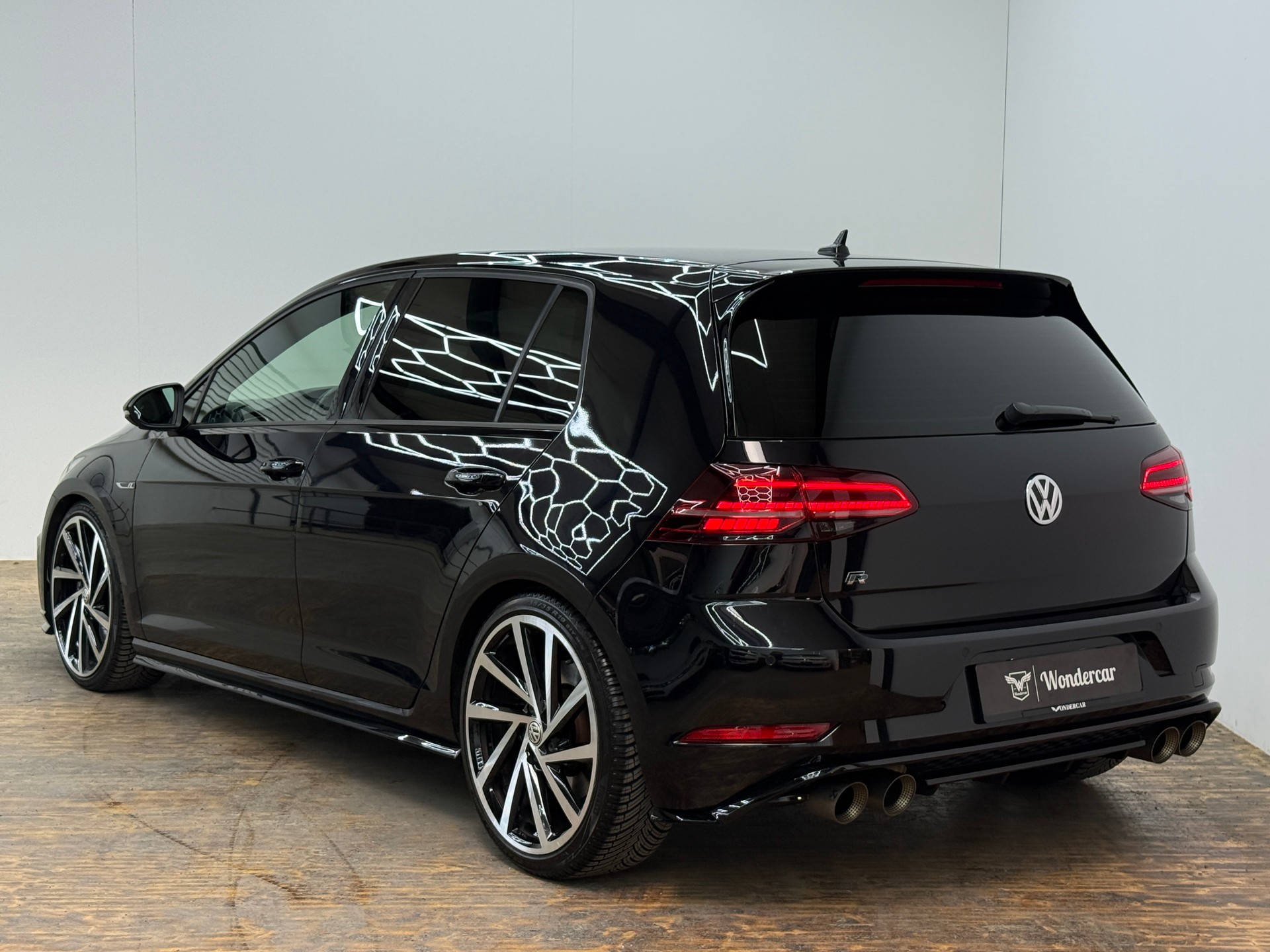 VW Golf 2.0 TSI R 4Motion DSG-image-9