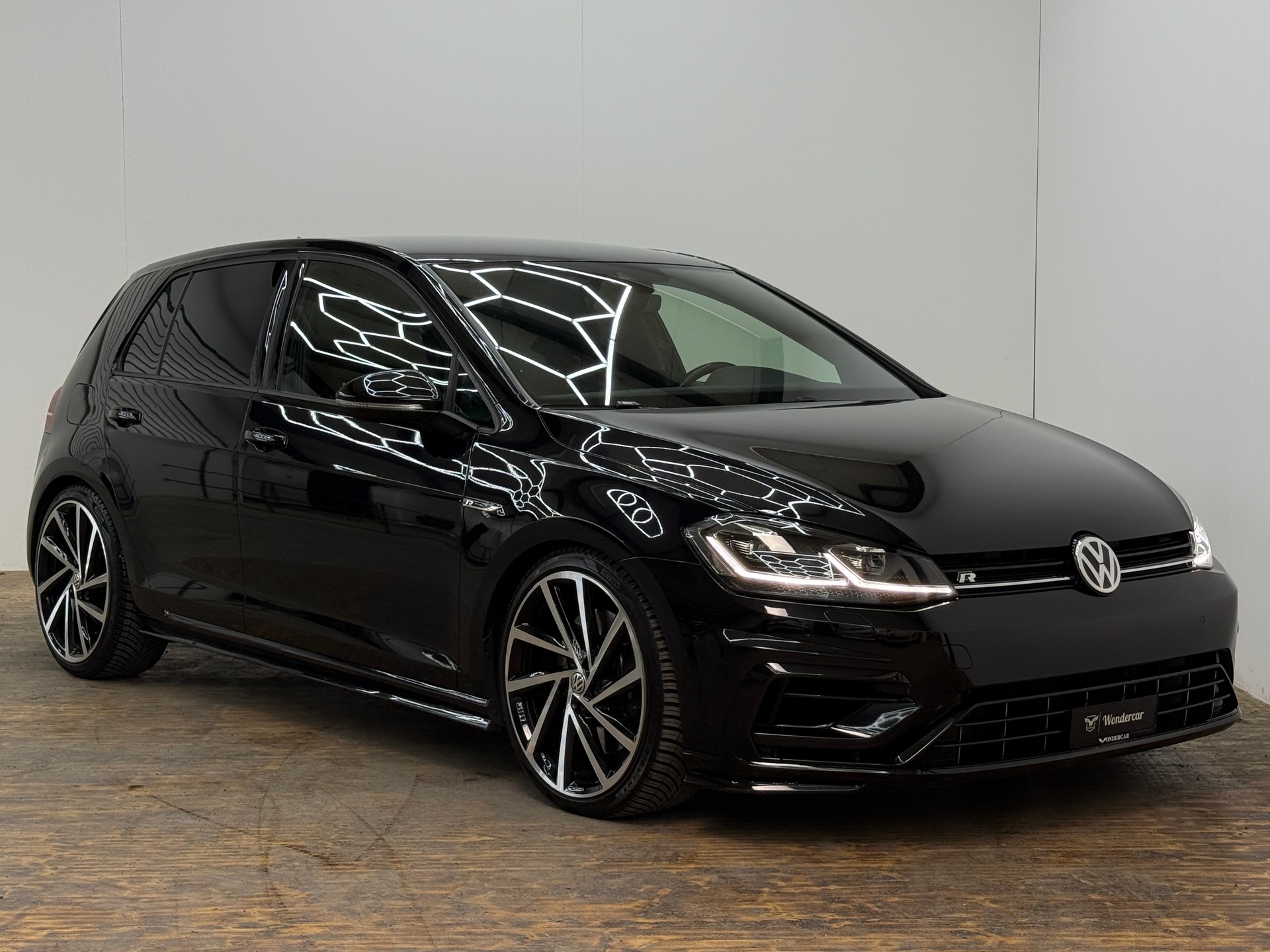 VW Golf 2.0 TSI R 4Motion DSG-image-0