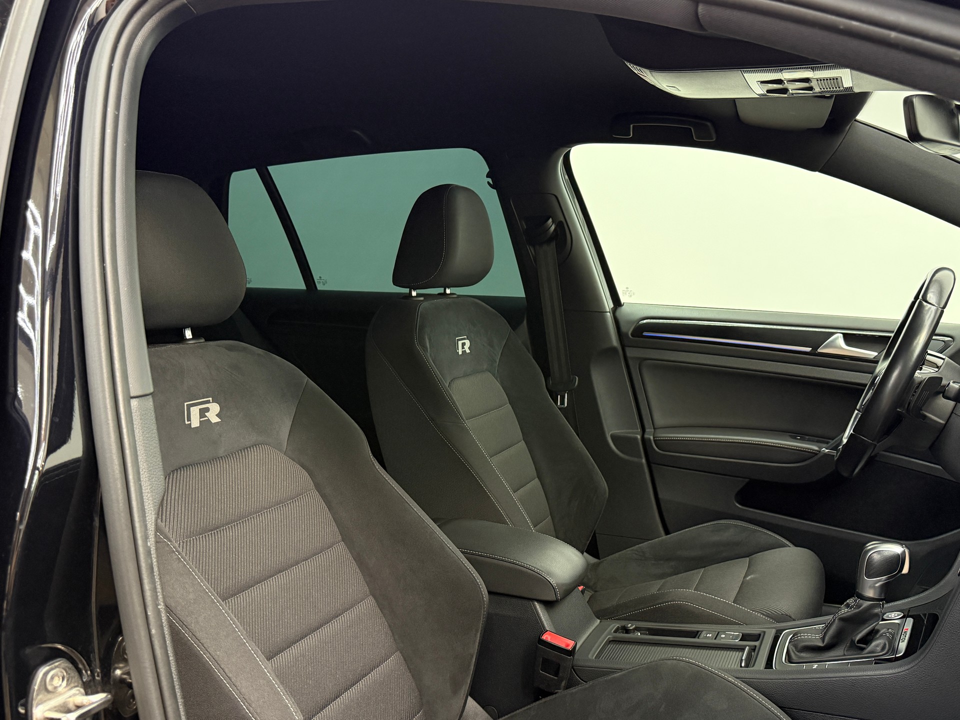 VW Golf 2.0 TSI R 4Motion DSG-image-21