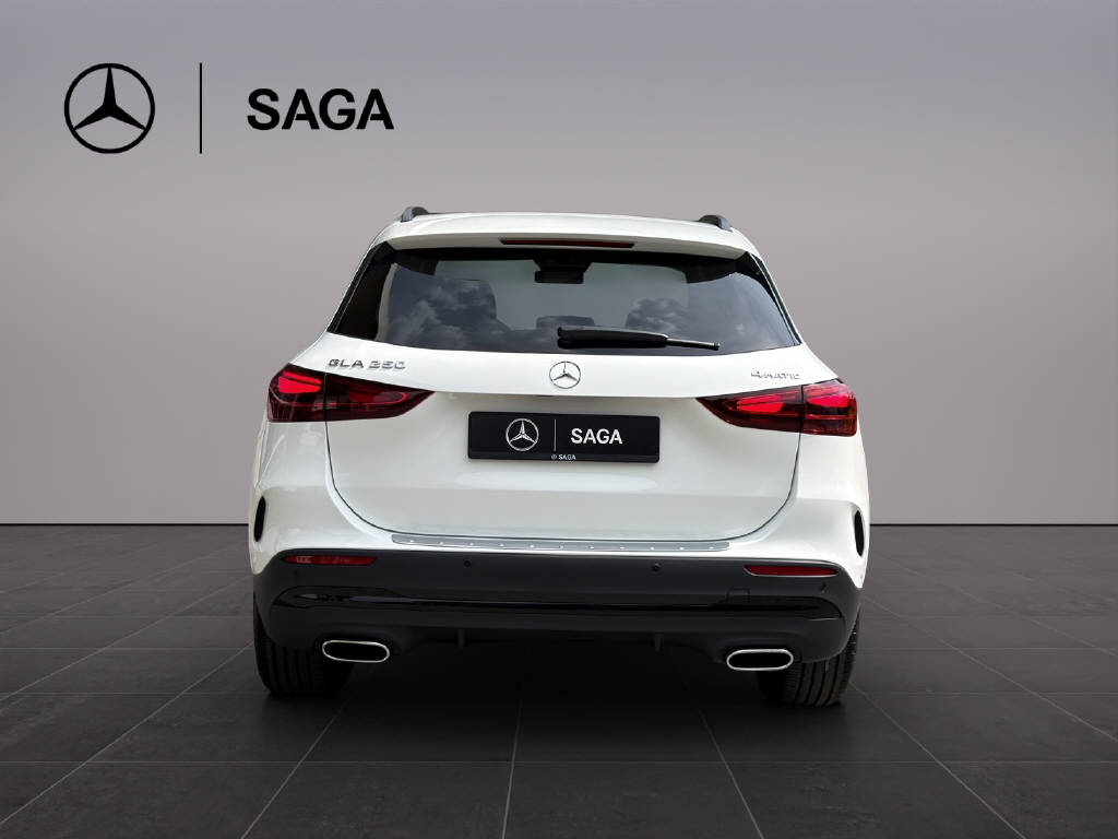 MERCEDES-BENZ GLA 250 Swiss Star AMG Line 4matic-image-4
