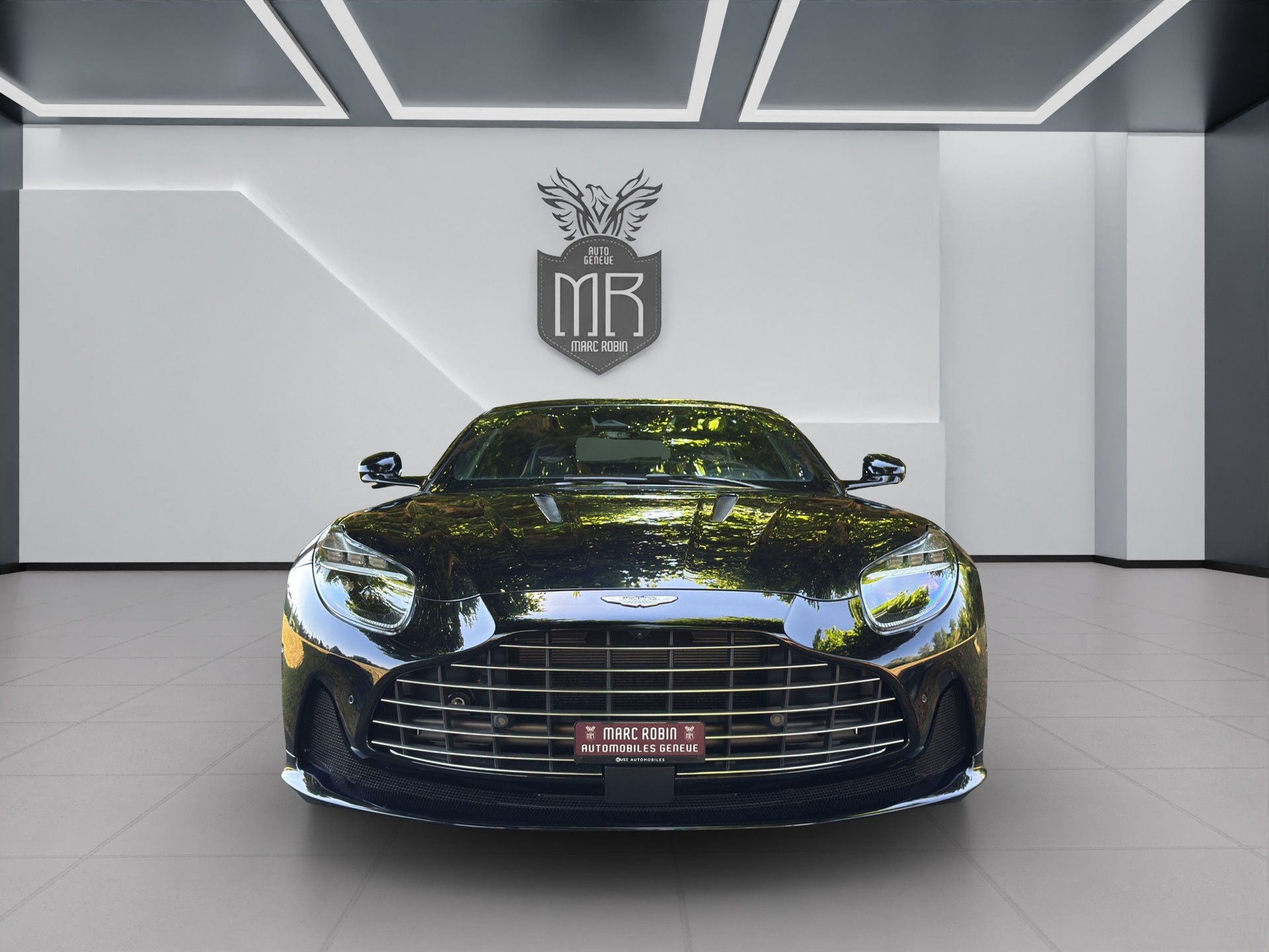 ASTON MARTIN DB12-image-1