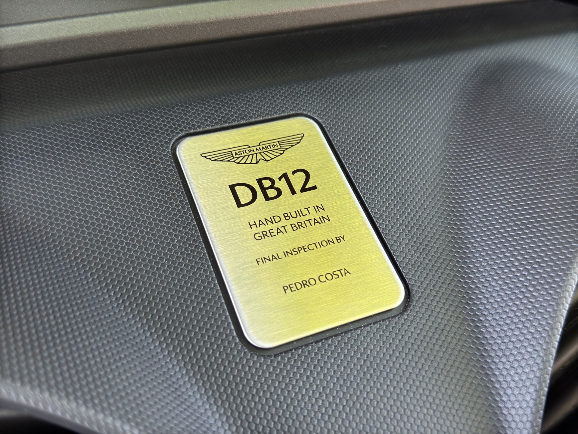ASTON MARTIN DB12-image-22