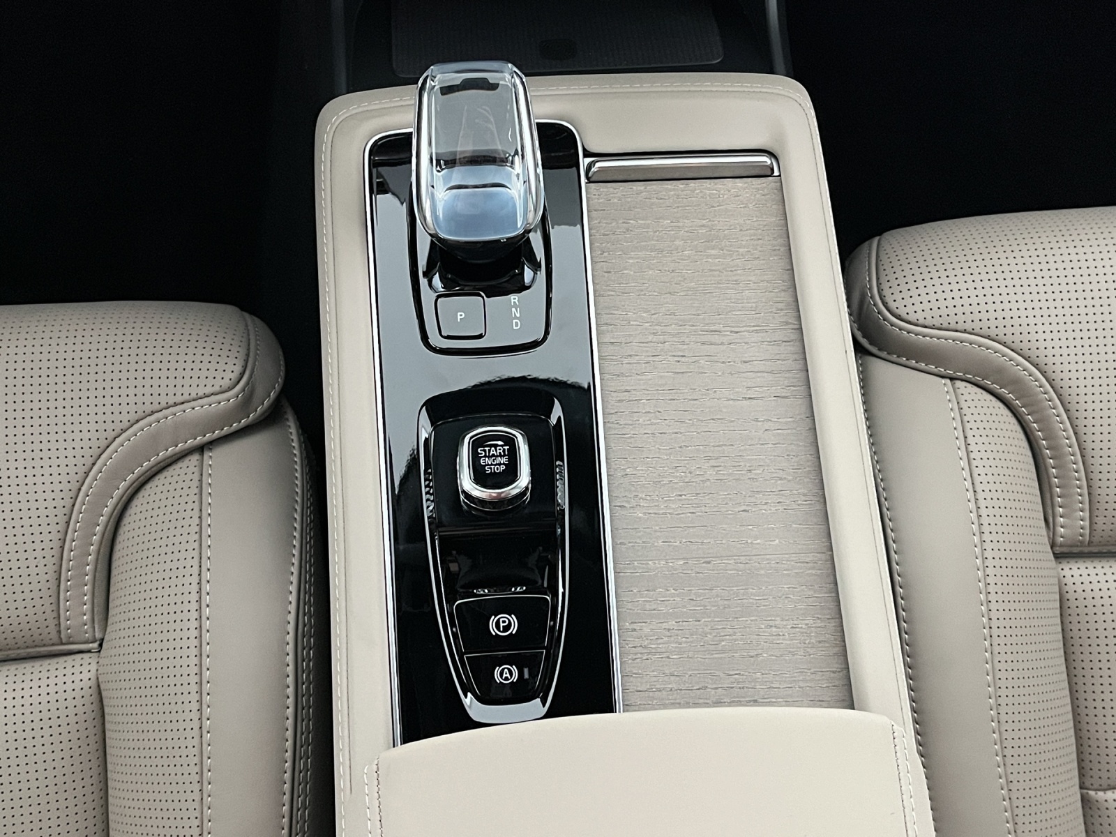 VOLVO XC90 2.0 T8 TE Ultra Dark eAWD-image-15