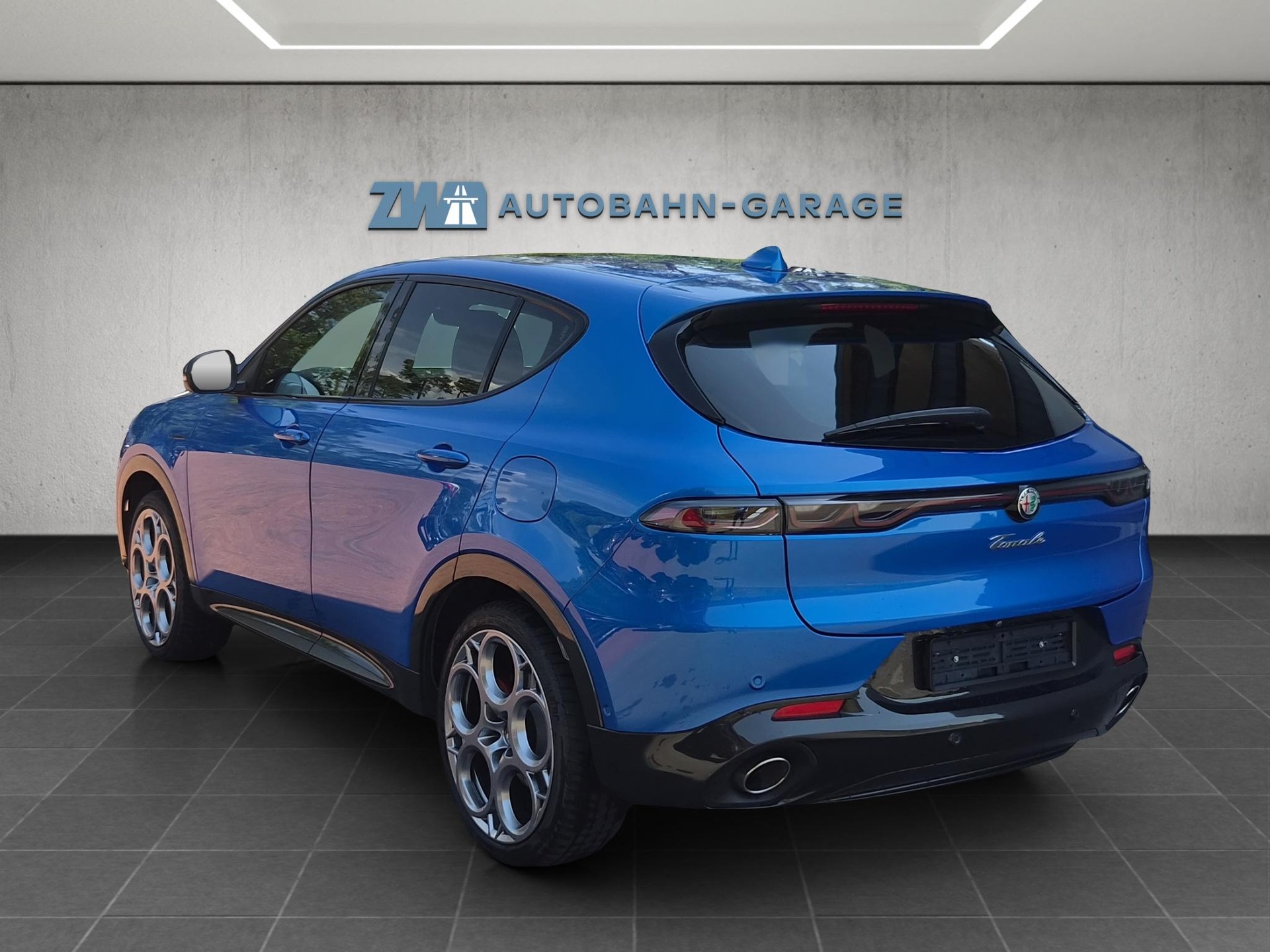ALFA ROMEO Tonale 1.3 Plug-in Hybrid Veloce Q4-image-2