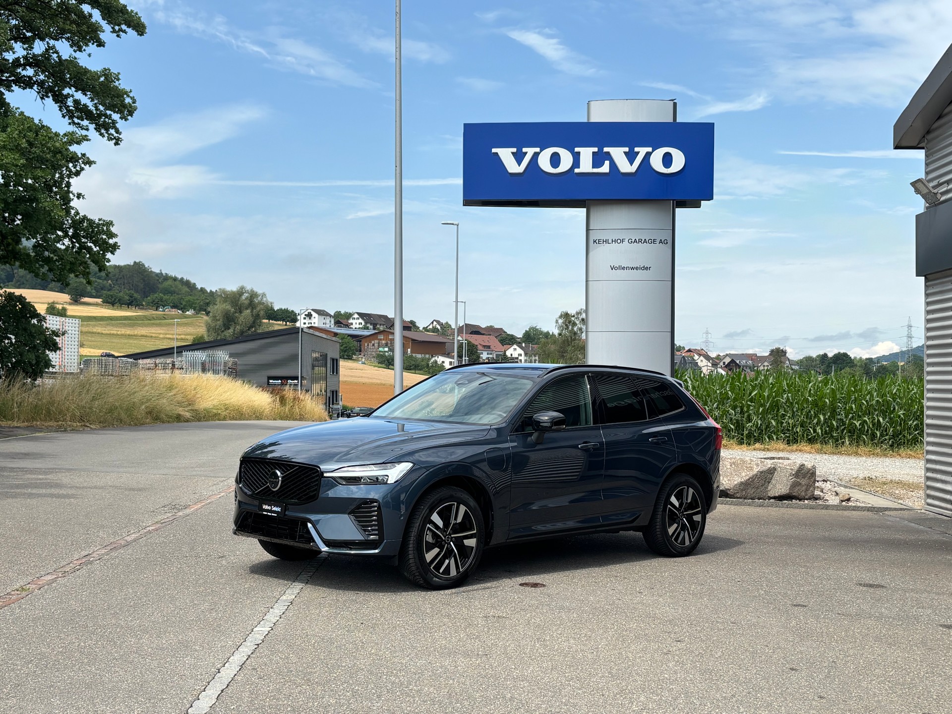 VOLVO XC60 2.0 T6 TE Plus Dark eAWD-image-0