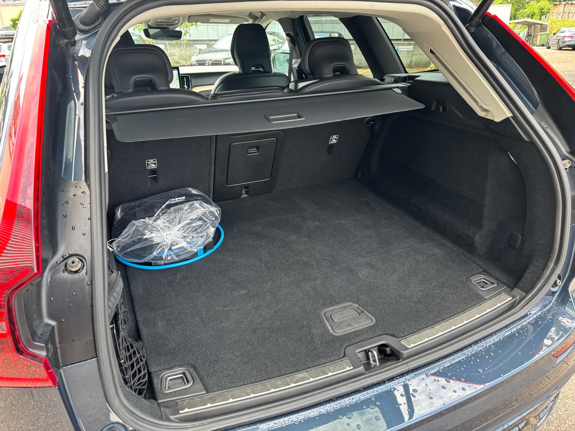 VOLVO XC60 2.0 T6 TE Plus Dark eAWD-image-9