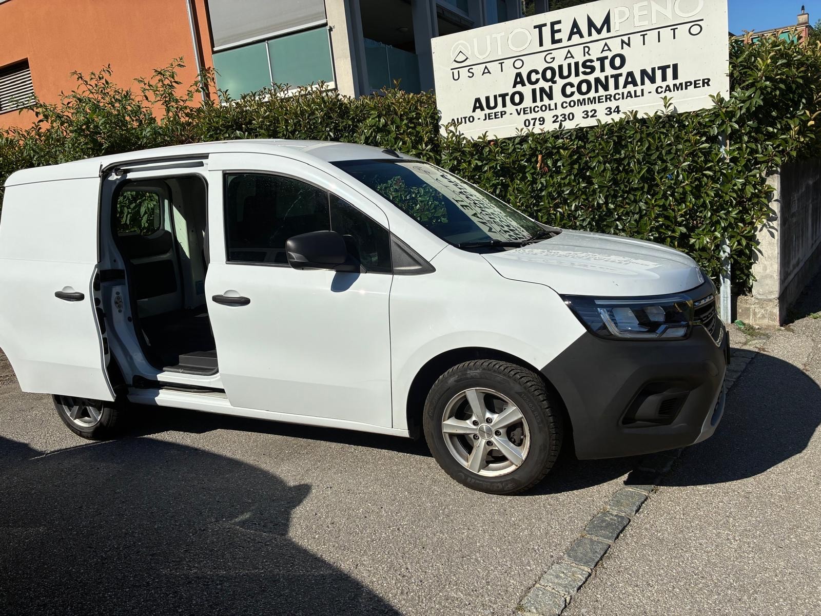 RENAULT Kangoo Van 1.3TCe Standard 100 PF Edition One-image-3