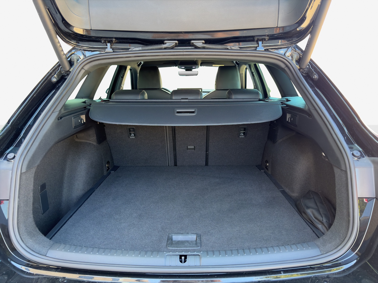 CUPRA LEON ST 1.5 eTSI DSG-image-12