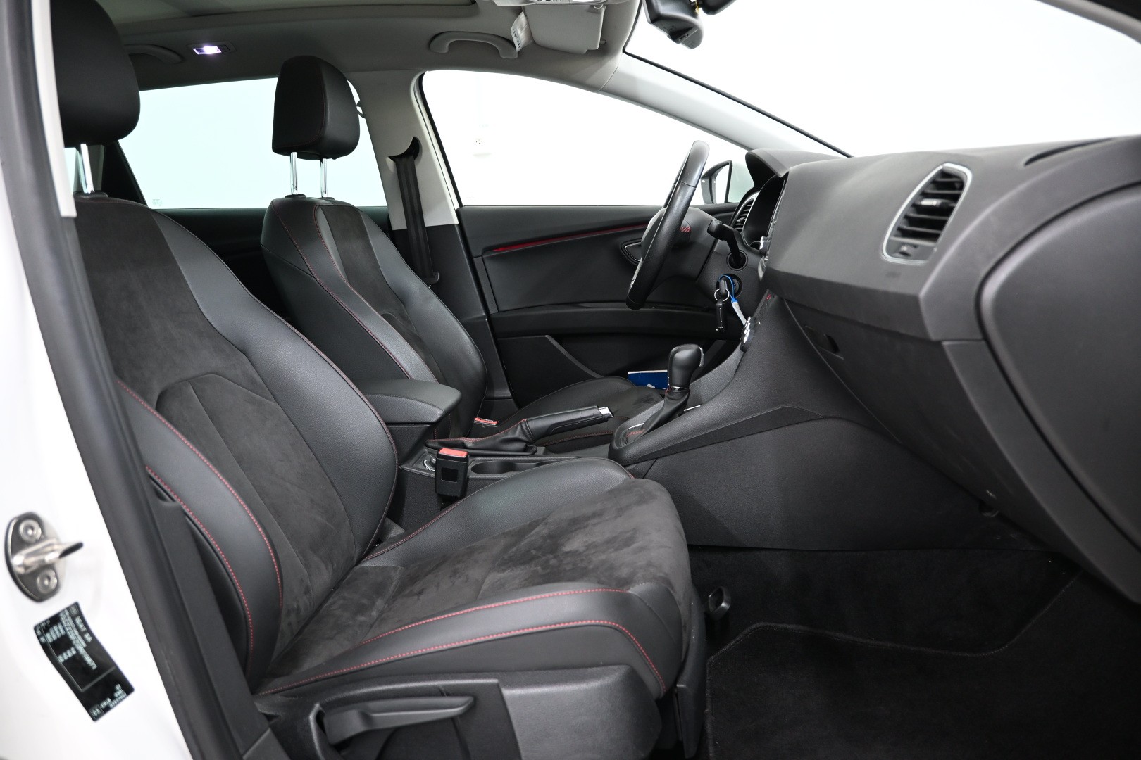 SEAT Leon ST 2.0 TDI FR Line DSG-image-8