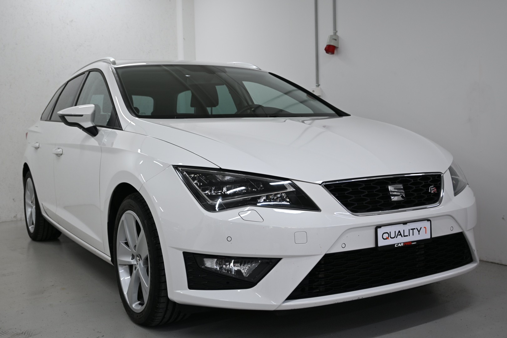 SEAT Leon ST 2.0 TDI FR Line DSG-image-0