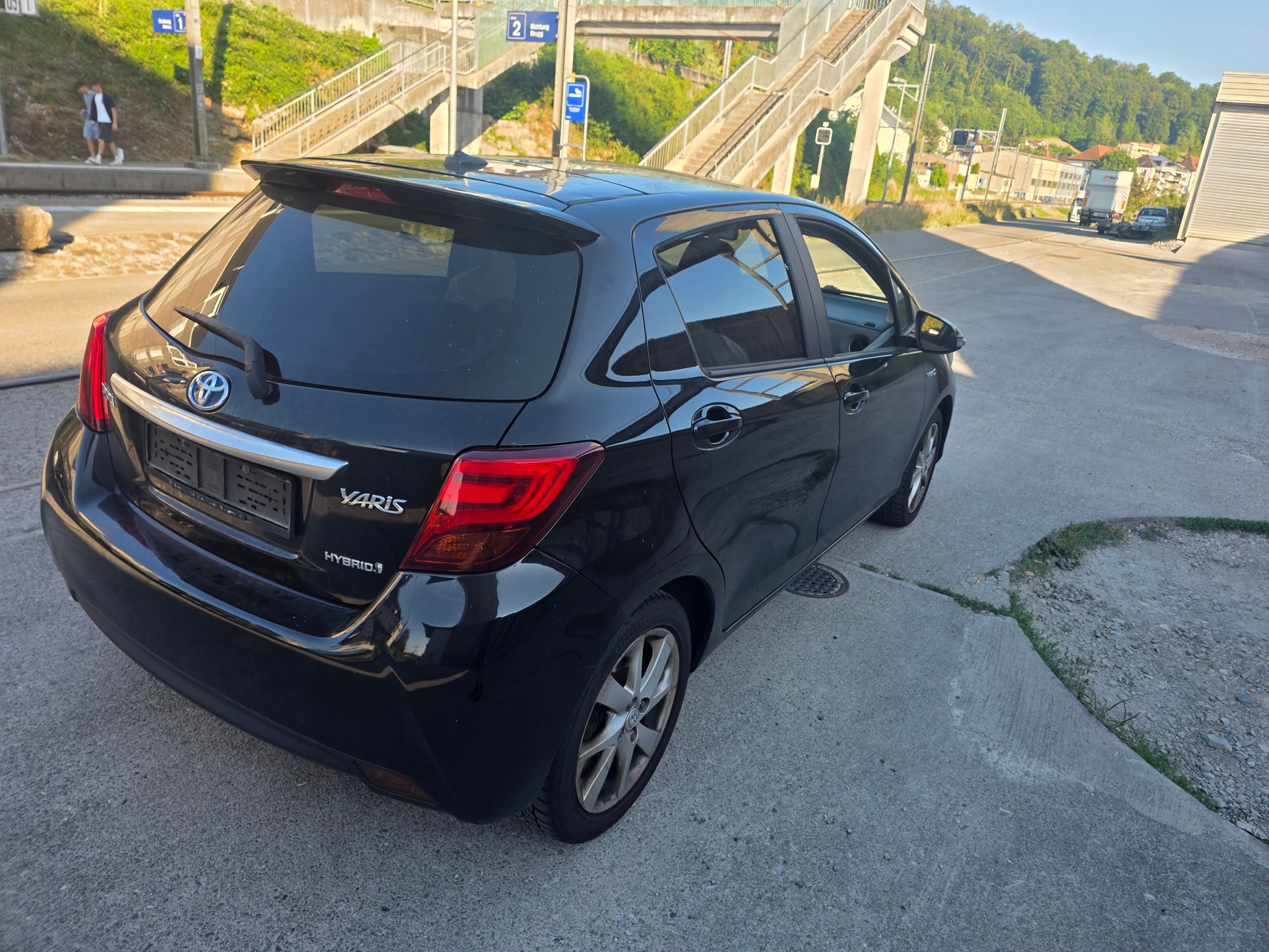 TOYOTA Yaris 1.5 VVT-i Hybrid Swiss Trend e-CVT-image-3
