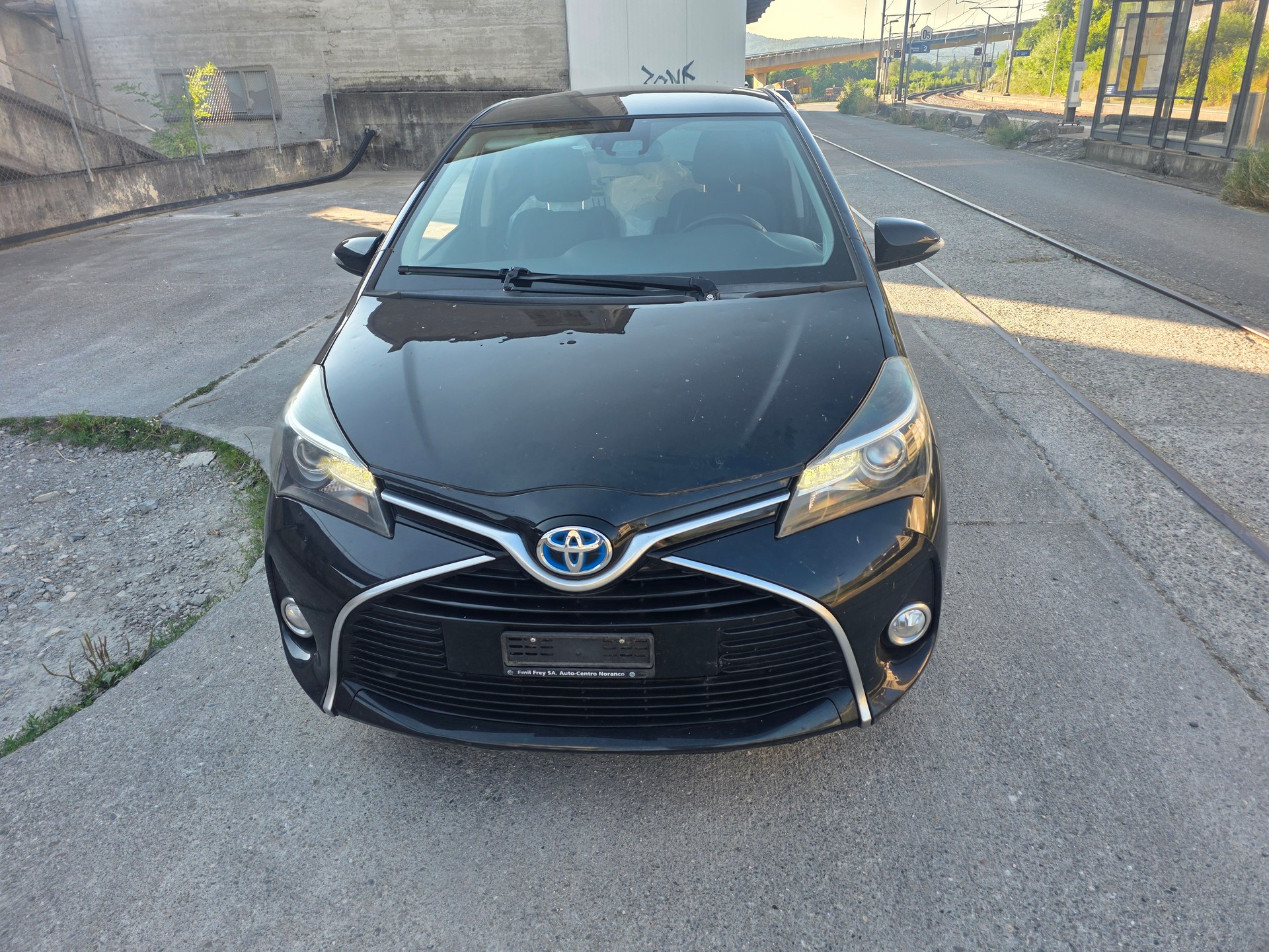 TOYOTA Yaris 1.5 VVT-i Hybrid Swiss Trend e-CVT-image-0
