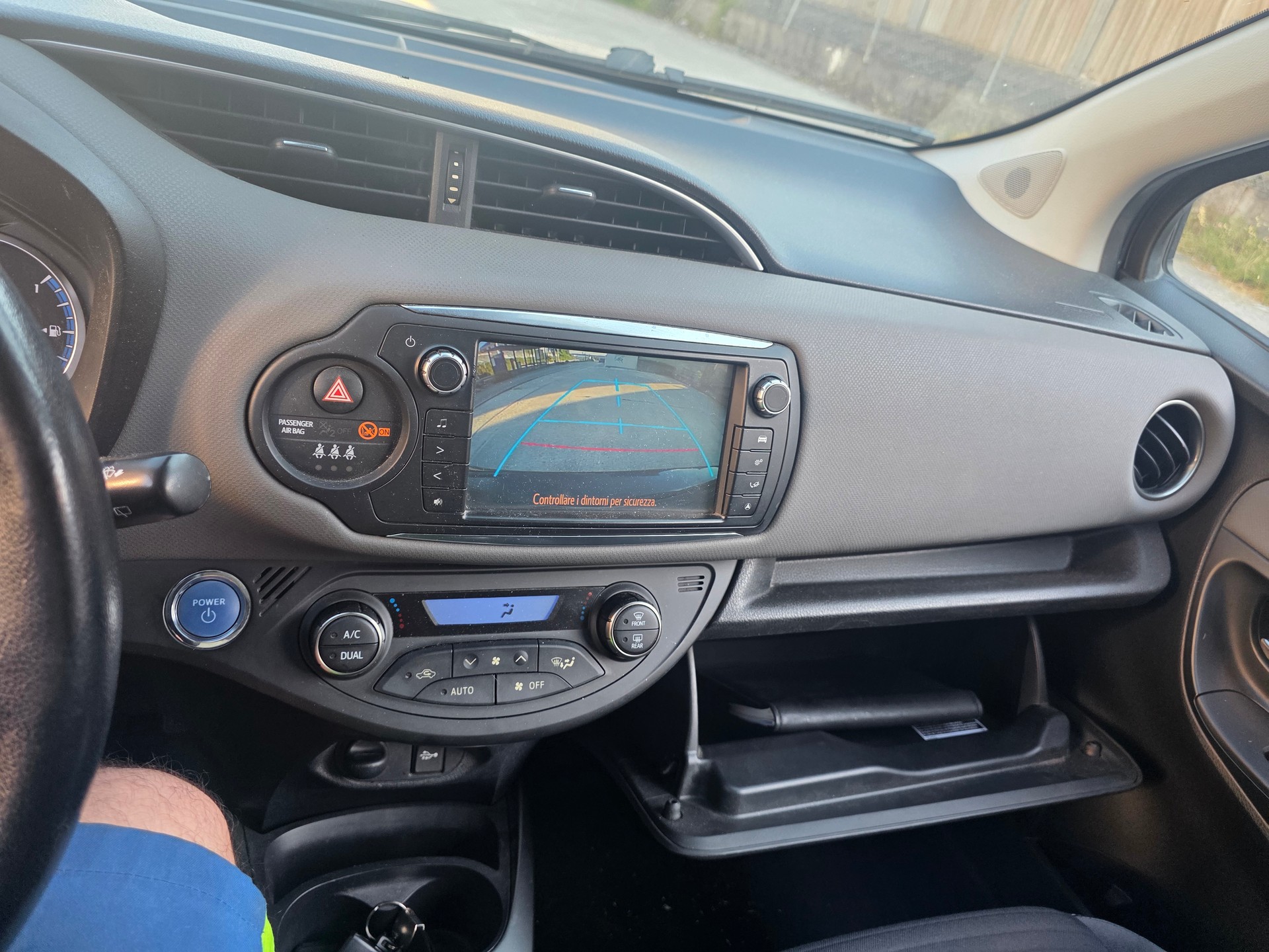 TOYOTA Yaris 1.5 VVT-i Hybrid Swiss Trend e-CVT-image-14