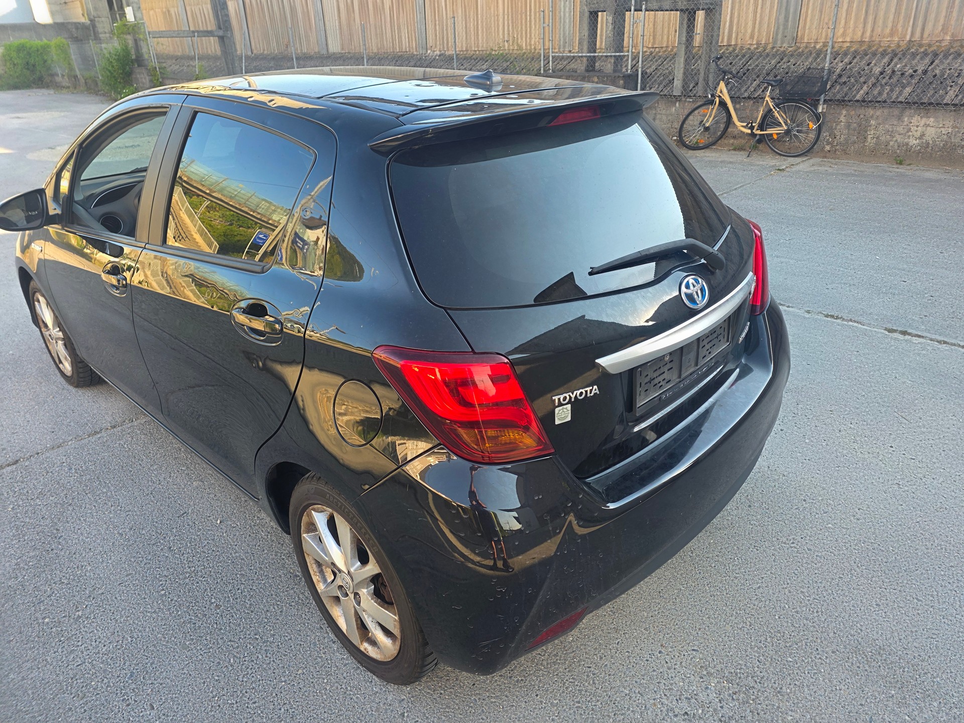 TOYOTA Yaris 1.5 VVT-i Hybrid Swiss Trend e-CVT-image-4