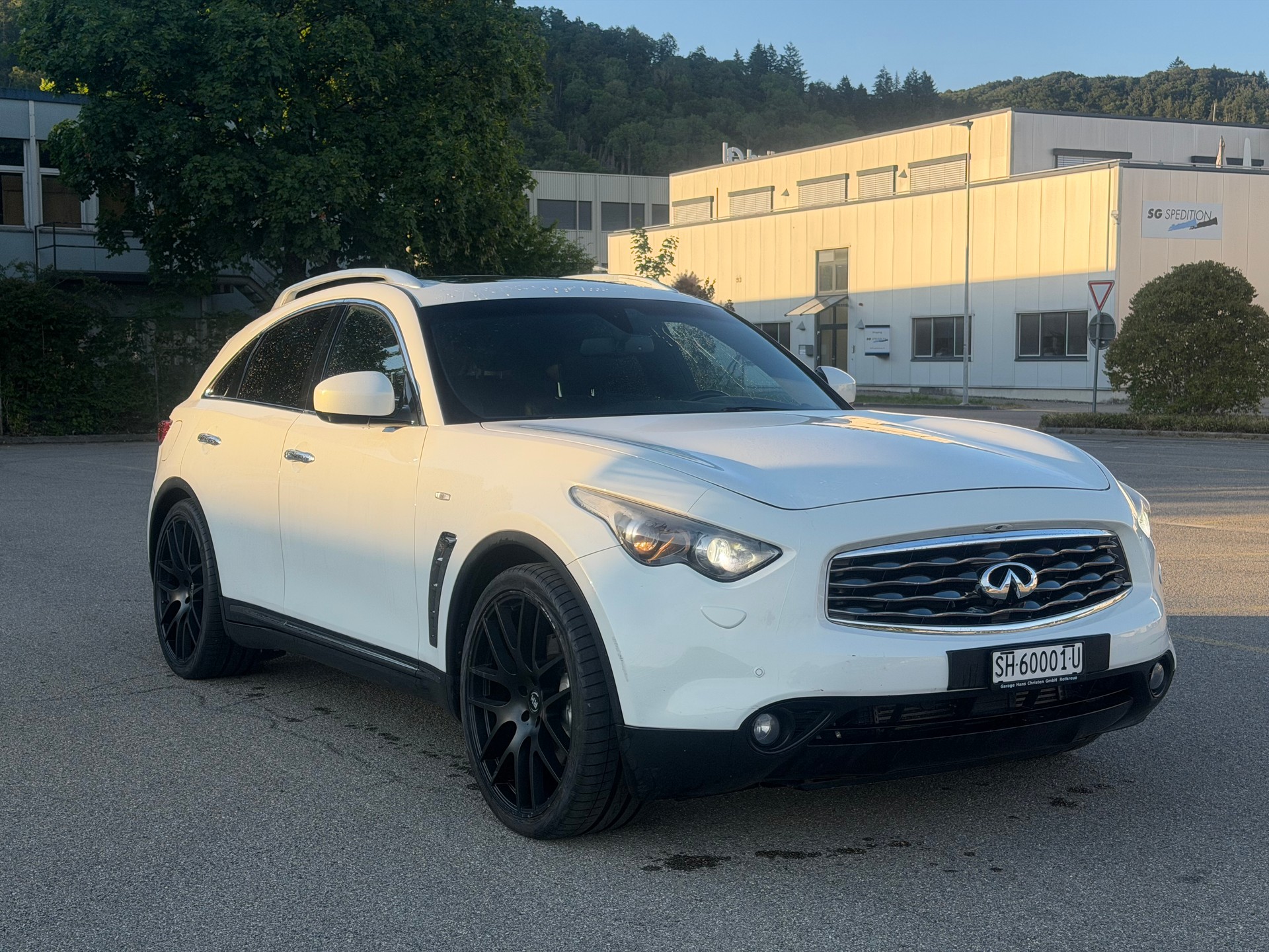 INFINITI FX30d S AWD Automatic-image-2