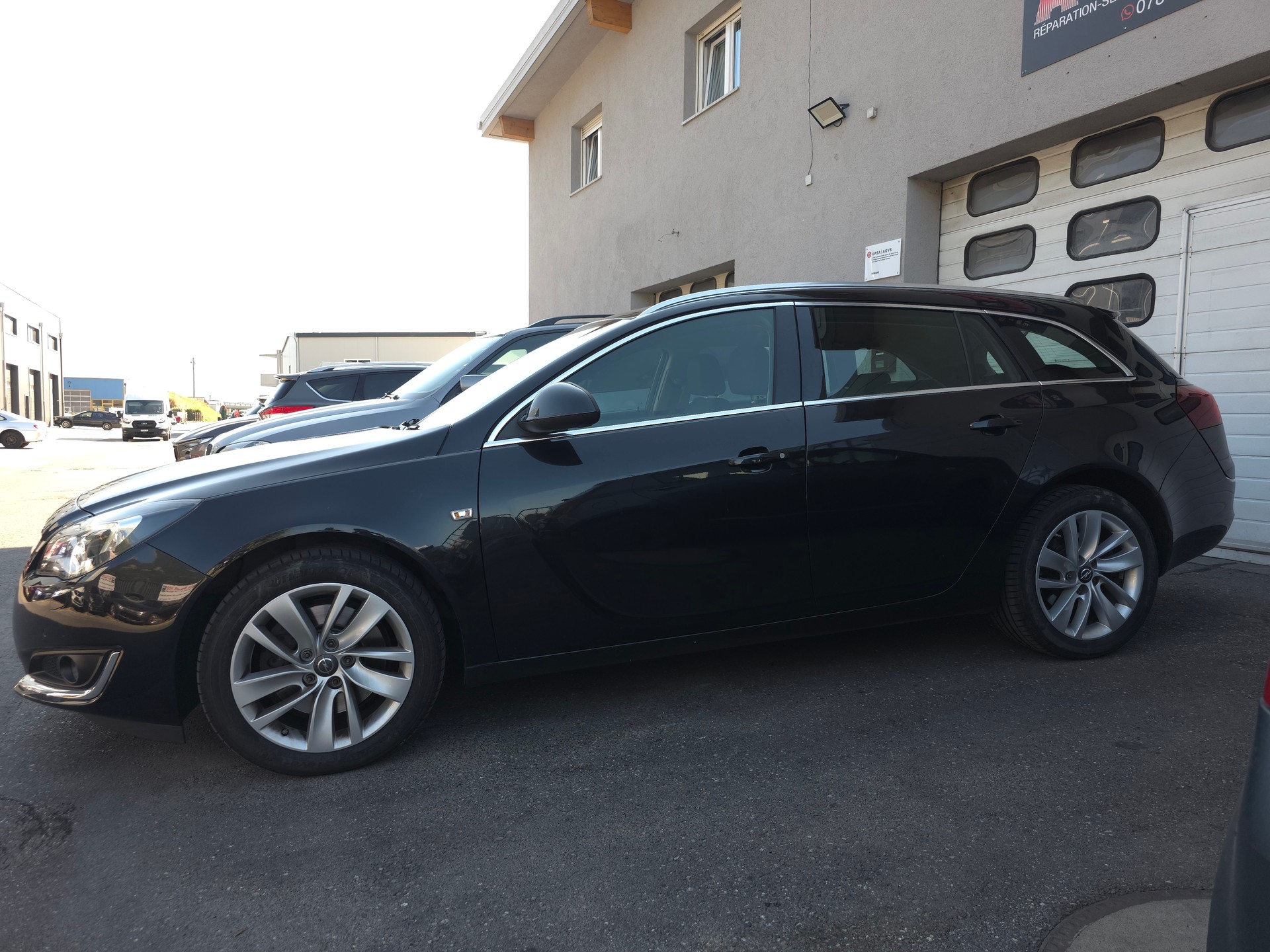 OPEL Insignia Sports Tourer 2.0 Turbo Edition 4WD-image-2