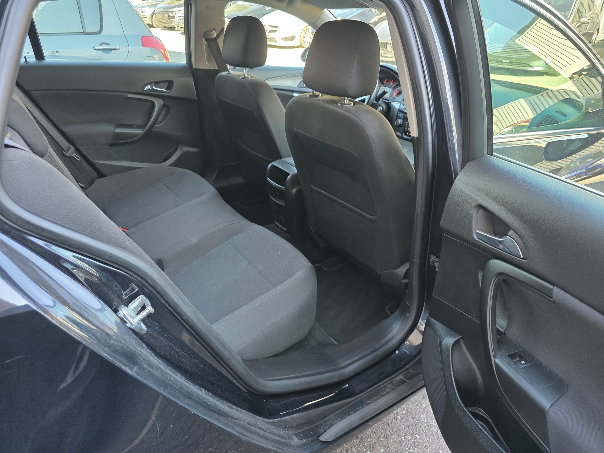 OPEL Insignia Sports Tourer 2.0 Turbo Edition 4WD-image-14