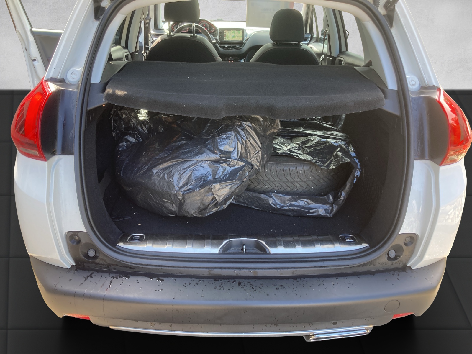 PEUGEOT 2008 1.2 PureTech GT Line-image-8
