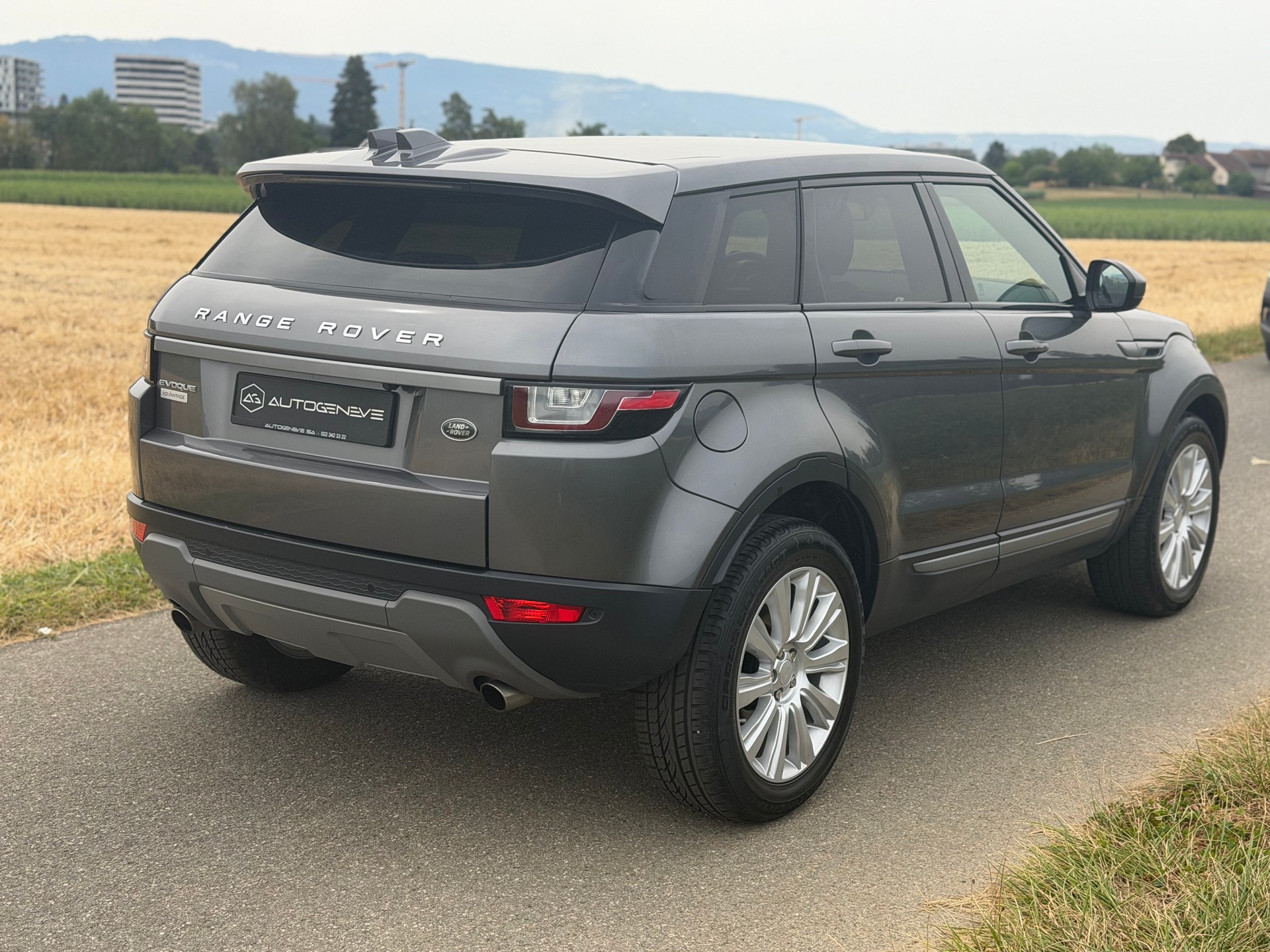 LAND ROVER Range Rover Evoque 2.0 Si4 SE Advantage AT9-image-9