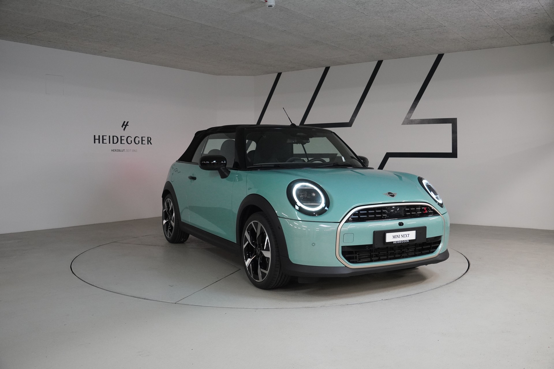 MINI Cooper S Cabriolet DKG-showroom-element-2