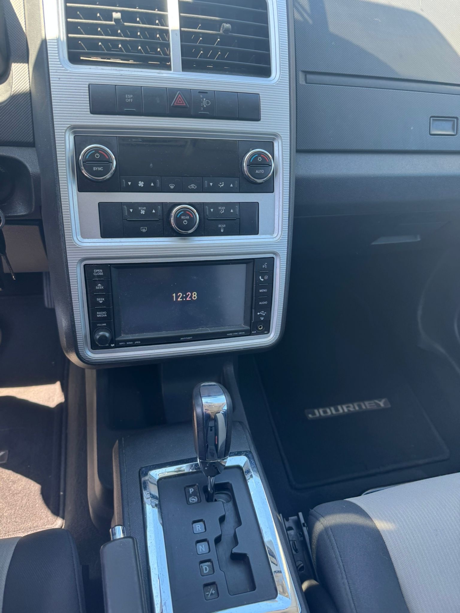 DODGE Journey 2.0 CRD SXT Automatic-image-10