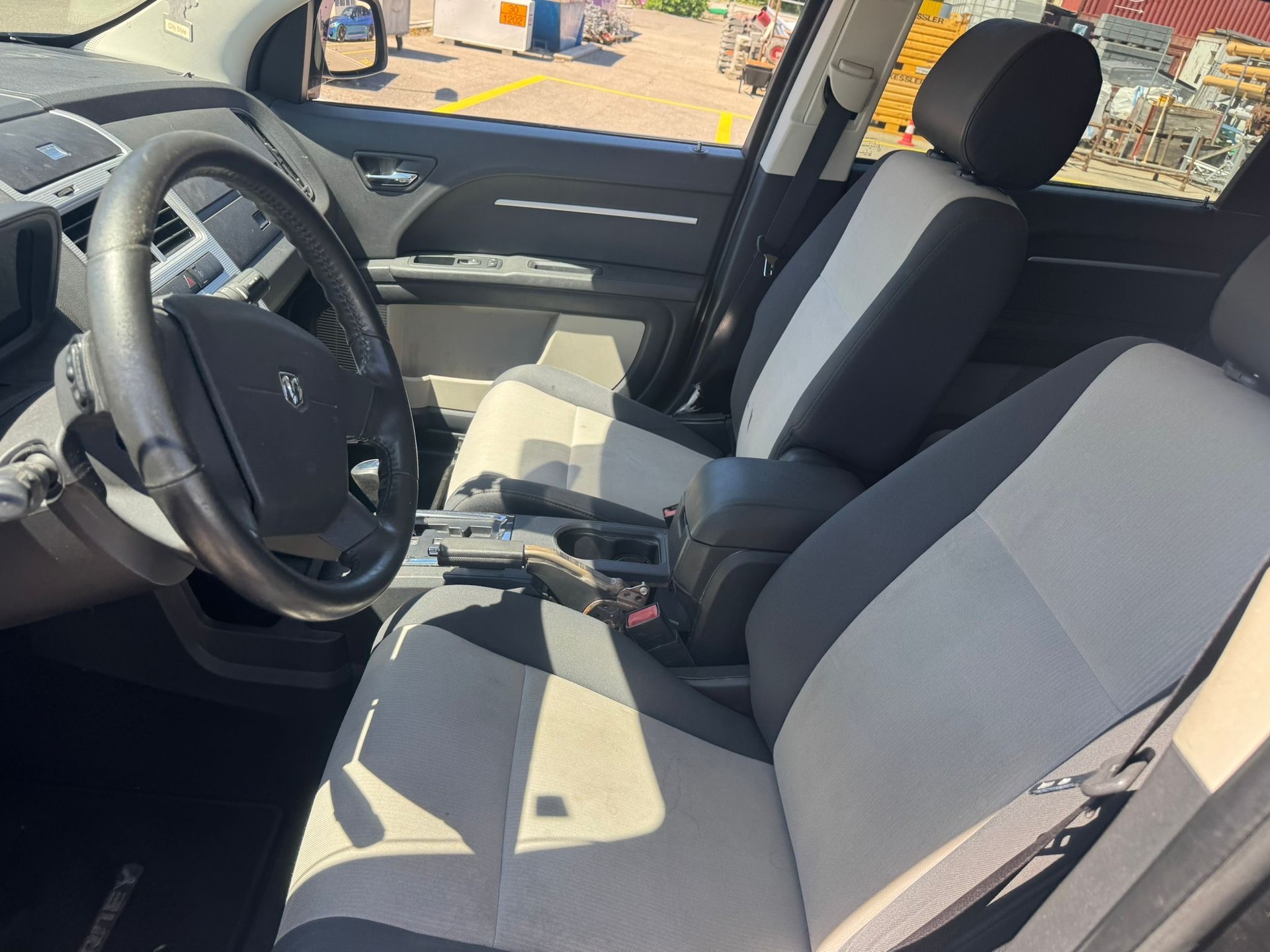 DODGE Journey 2.0 CRD SXT Automatic-image-6