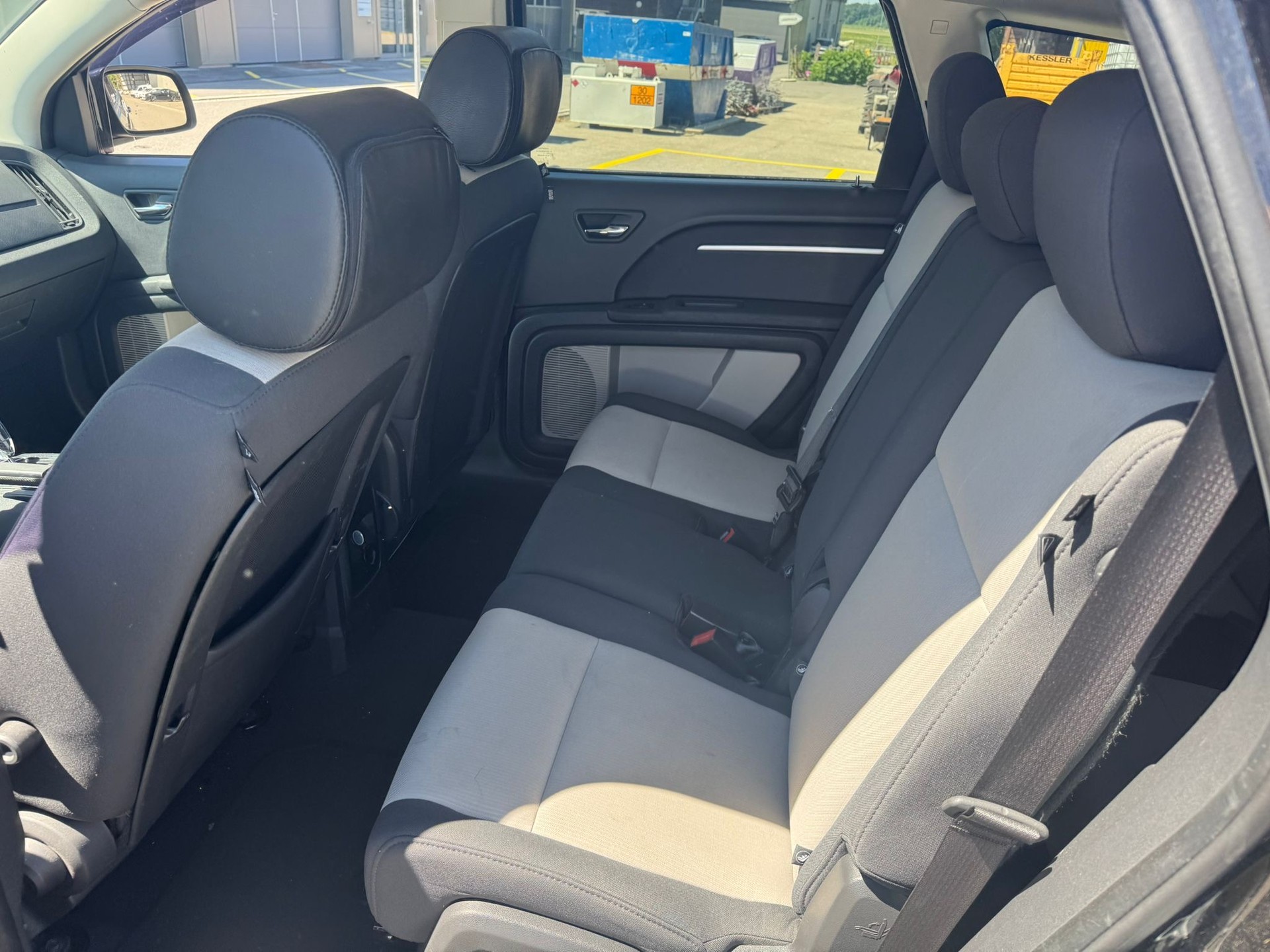 DODGE Journey 2.0 CRD SXT Automatic-image-7