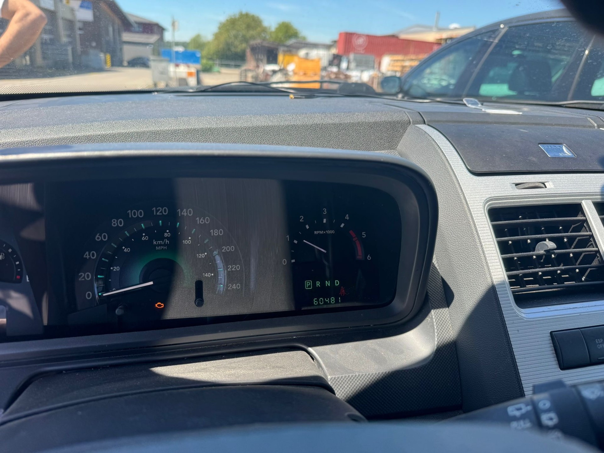 DODGE Journey 2.0 CRD SXT Automatic-image-11
