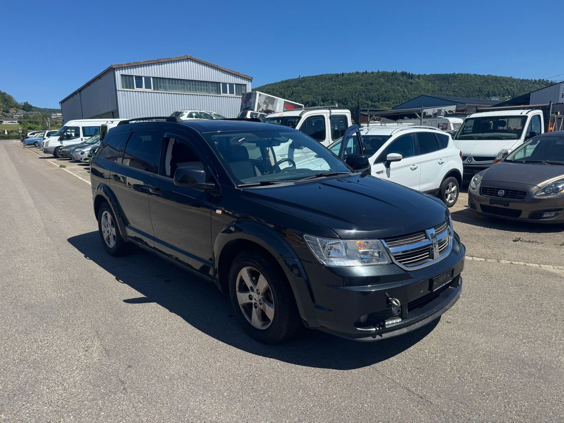 DODGE Journey 2.0 CRD SXT Automatic-image-1