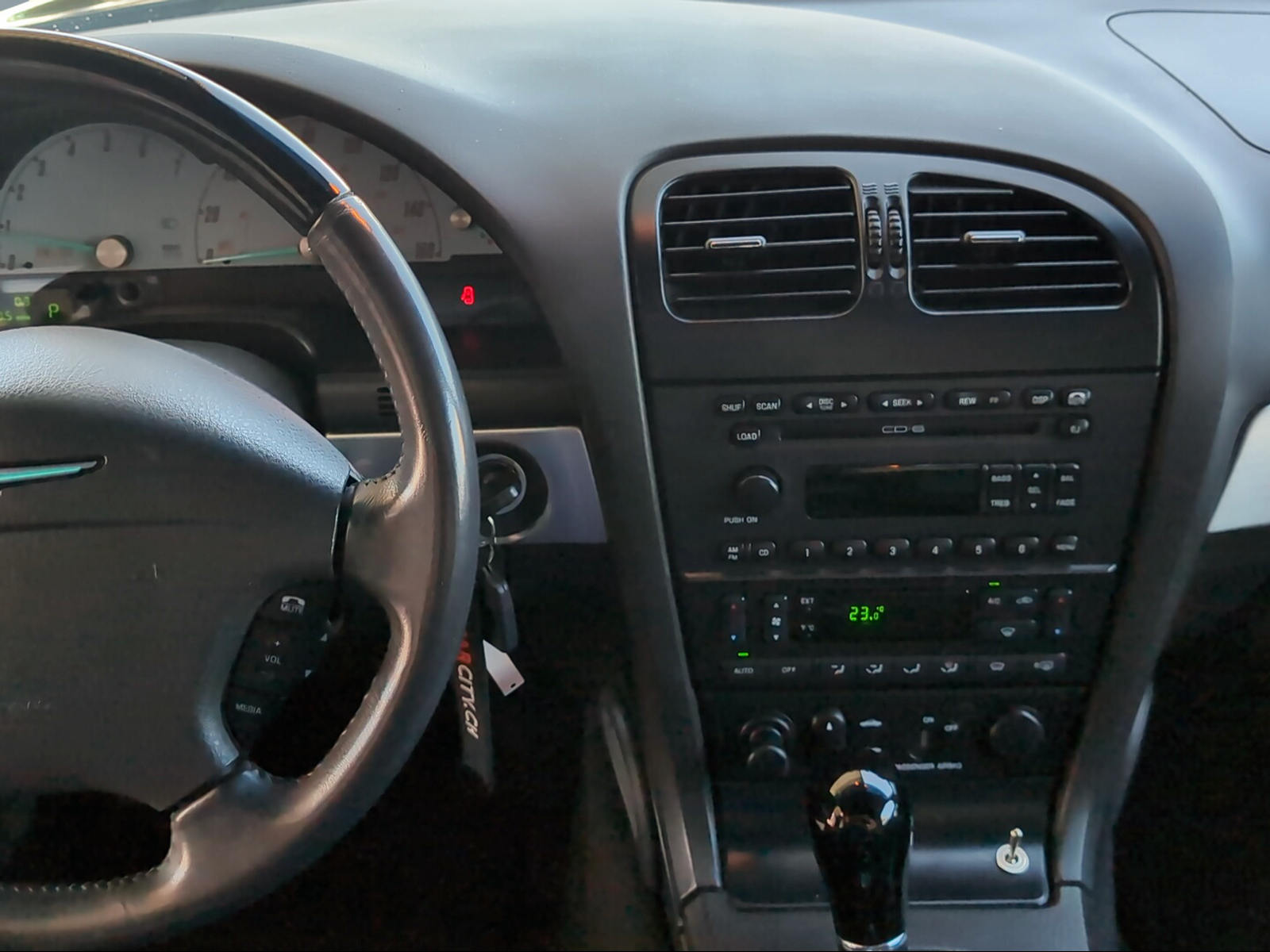 FORD Thunderbird V8 3.9 DOHC-image-9