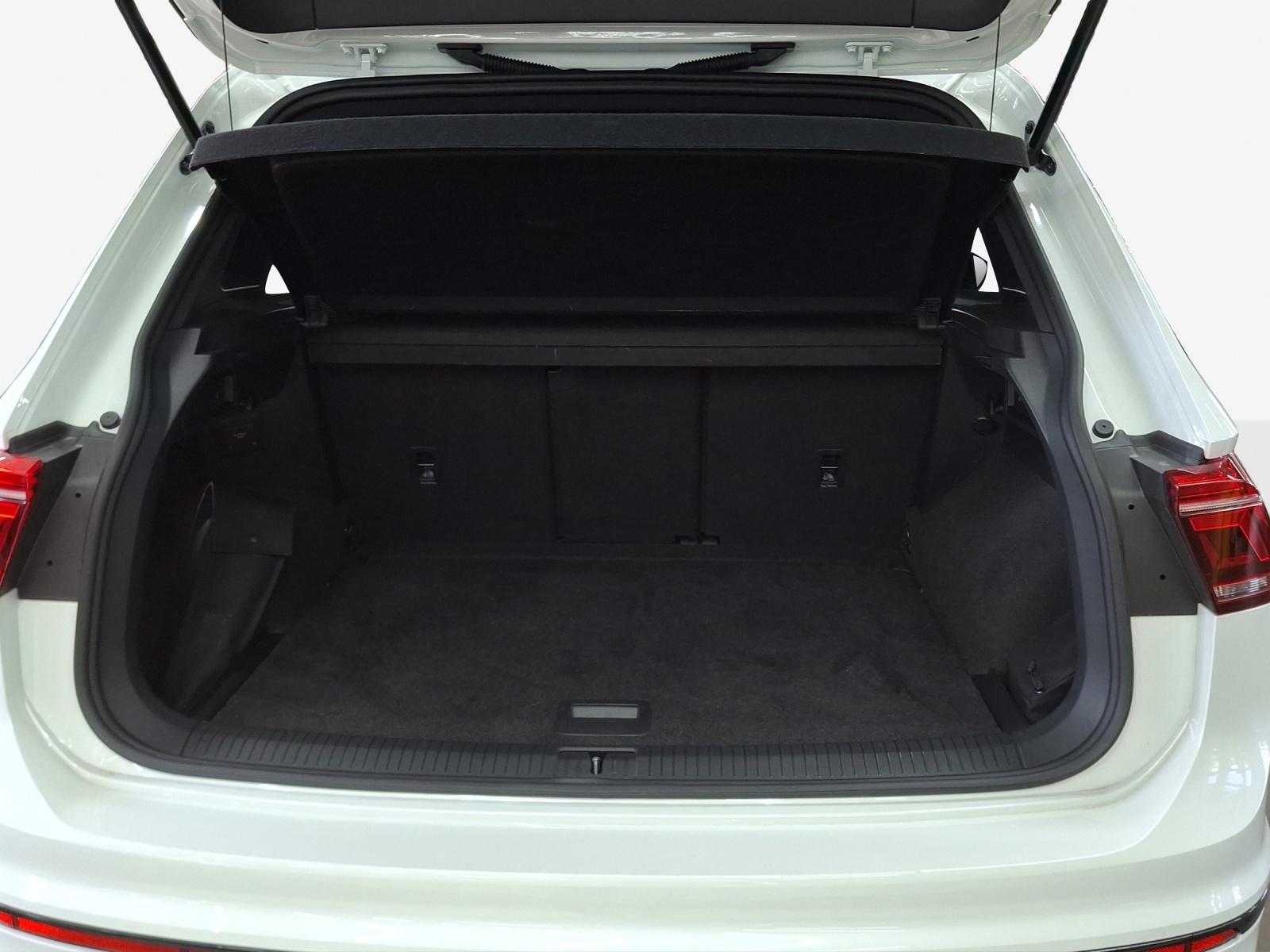 VW Tiguan 2.0TSI R-Line 4Motion DSG-image-12