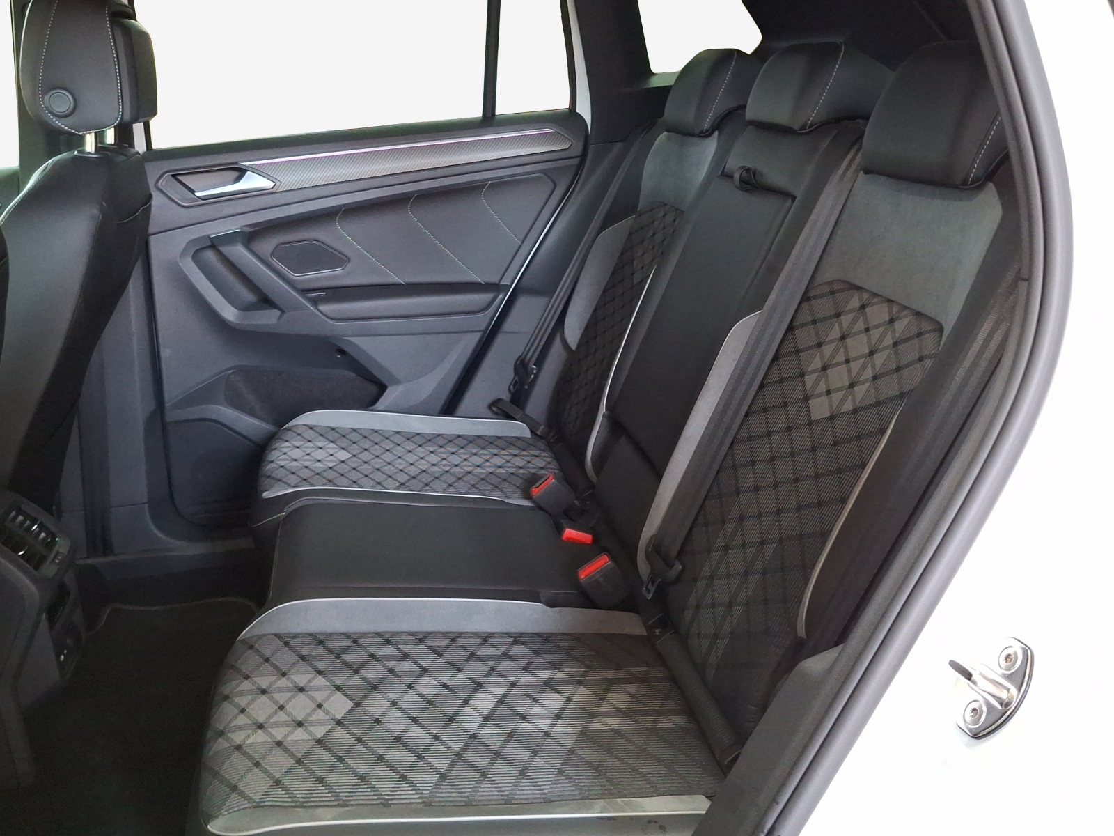 VW Tiguan 2.0TSI R-Line 4Motion DSG-image-11