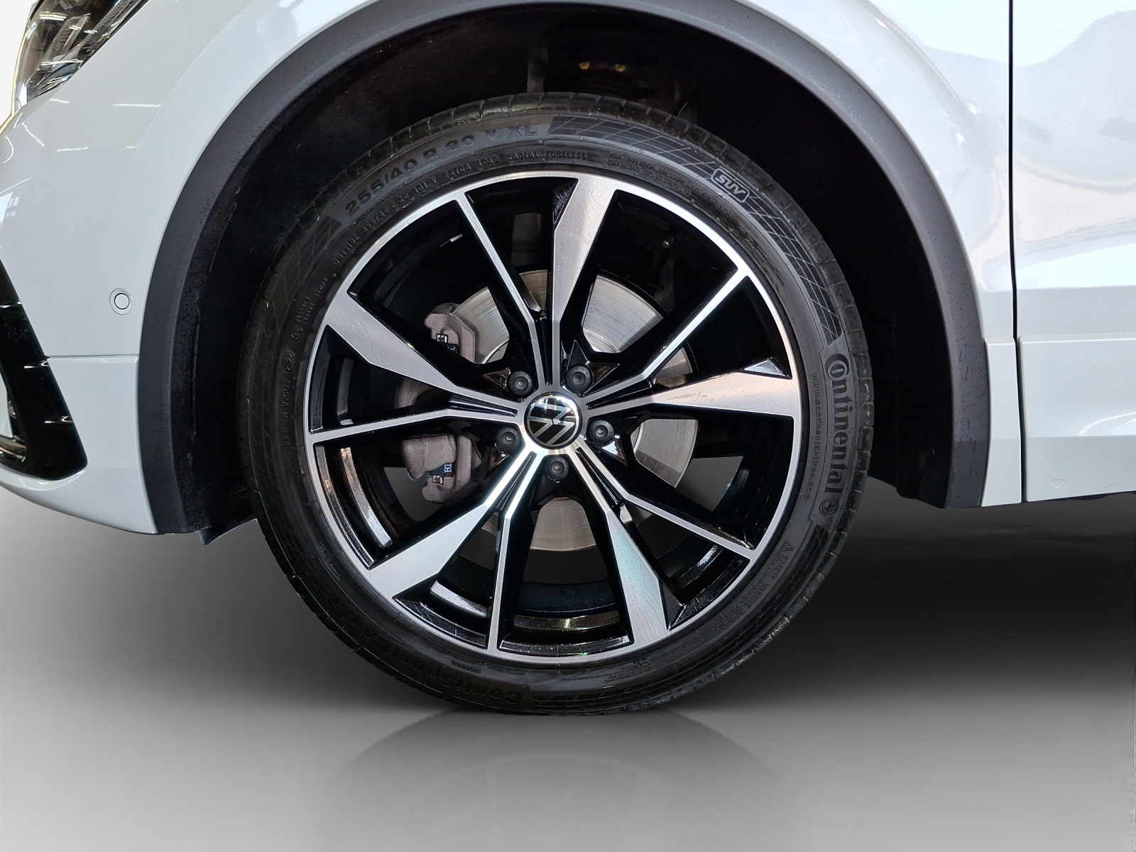 VW Tiguan 2.0TSI R-Line 4Motion DSG-image-14