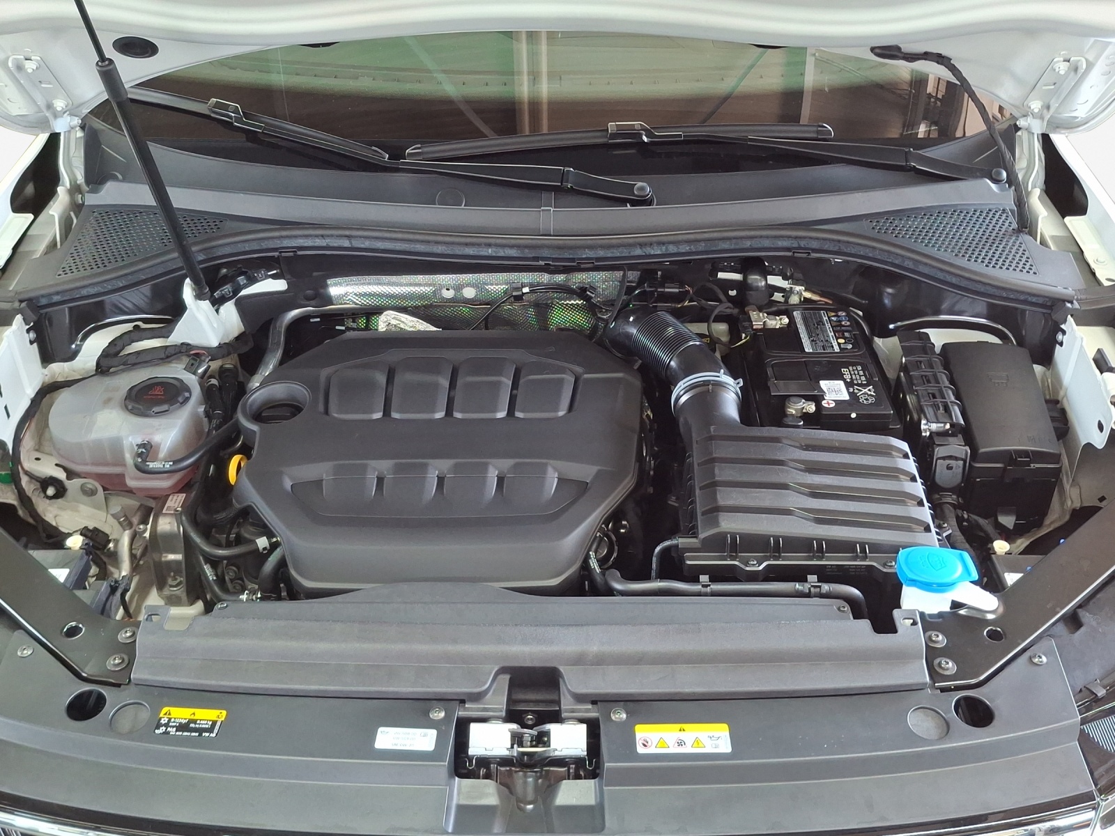 VW Tiguan 2.0TSI R-Line 4Motion DSG-image-15