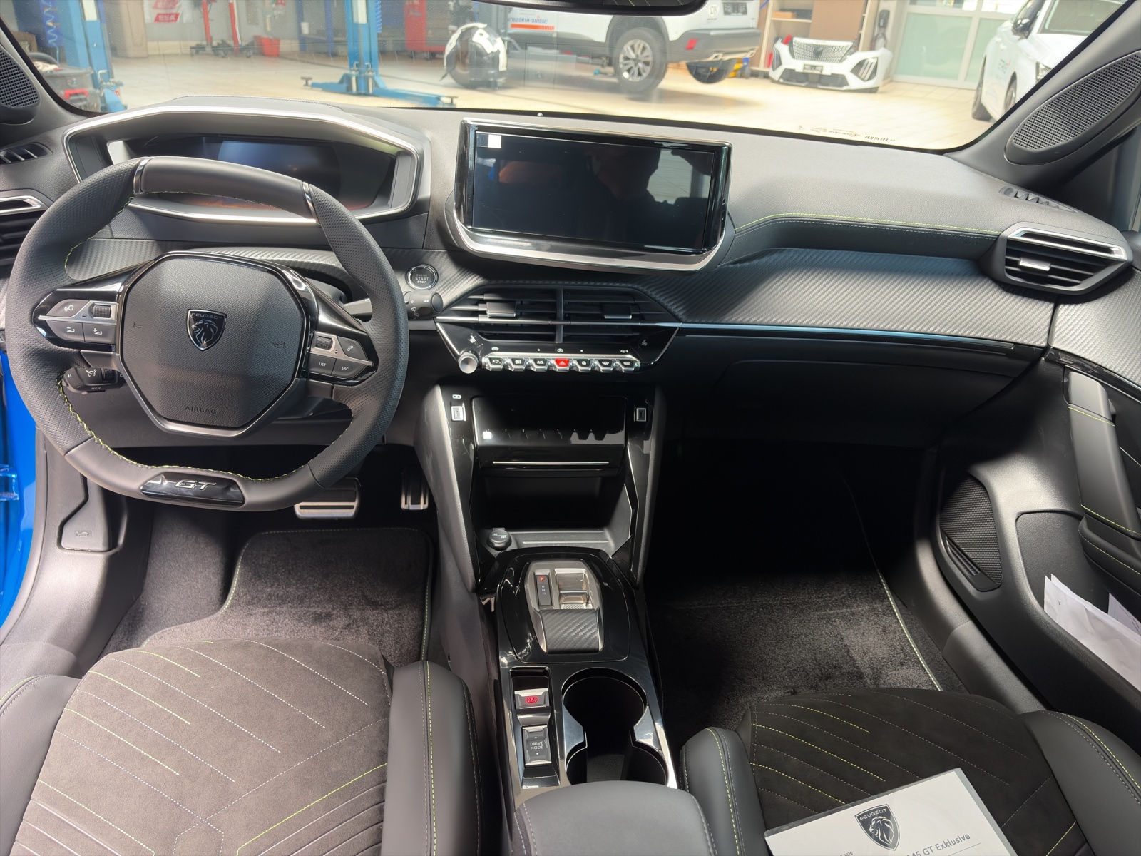 PEUGEOT 208 1.2 Hybrid 145 GT-image-7