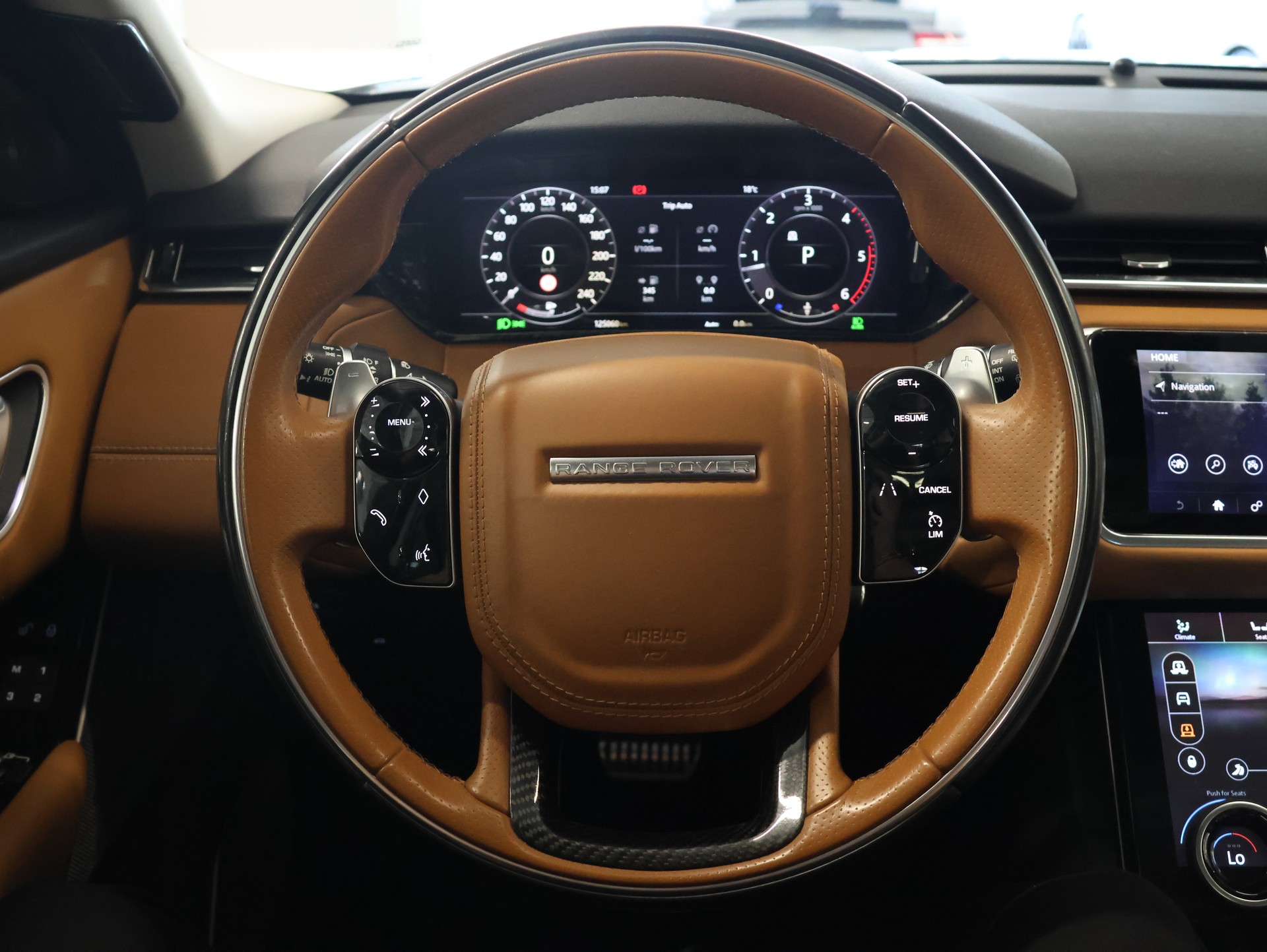 LAND ROVER Range Rover Velar D 240 HSE Automatic *Panoramadach* *Sitzheizung*-image-16