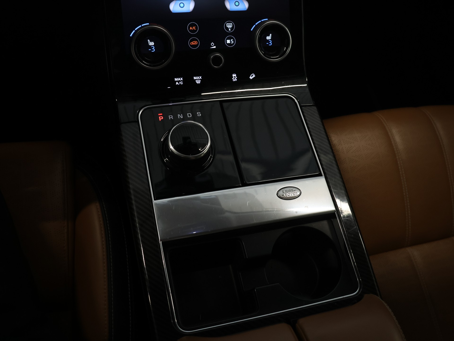 LAND ROVER Range Rover Velar D 240 HSE Automatic *Panoramadach* *Sitzheizung*-image-27