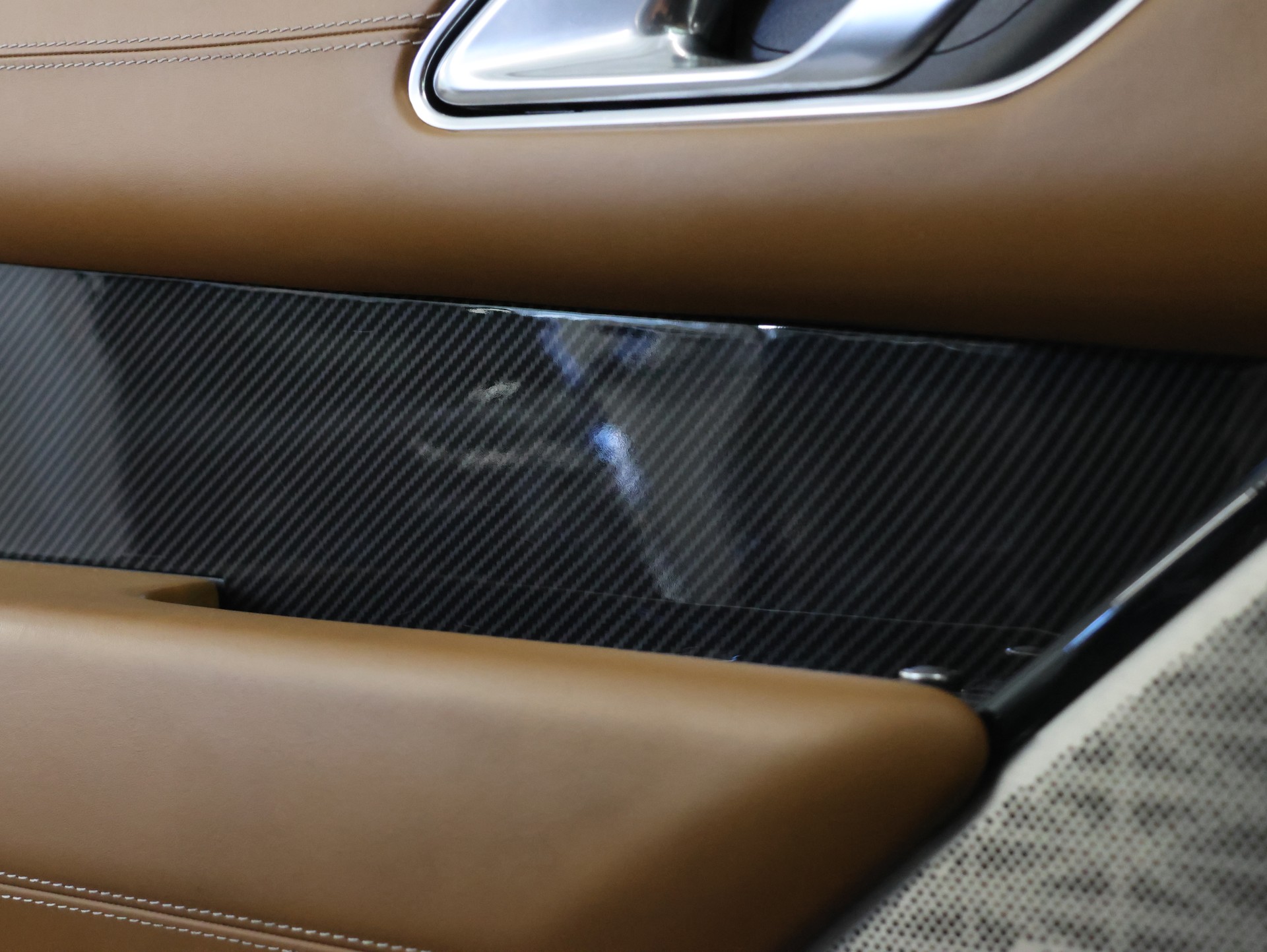 LAND ROVER Range Rover Velar D 240 HSE Automatic *Panoramadach* *Sitzheizung*-image-33