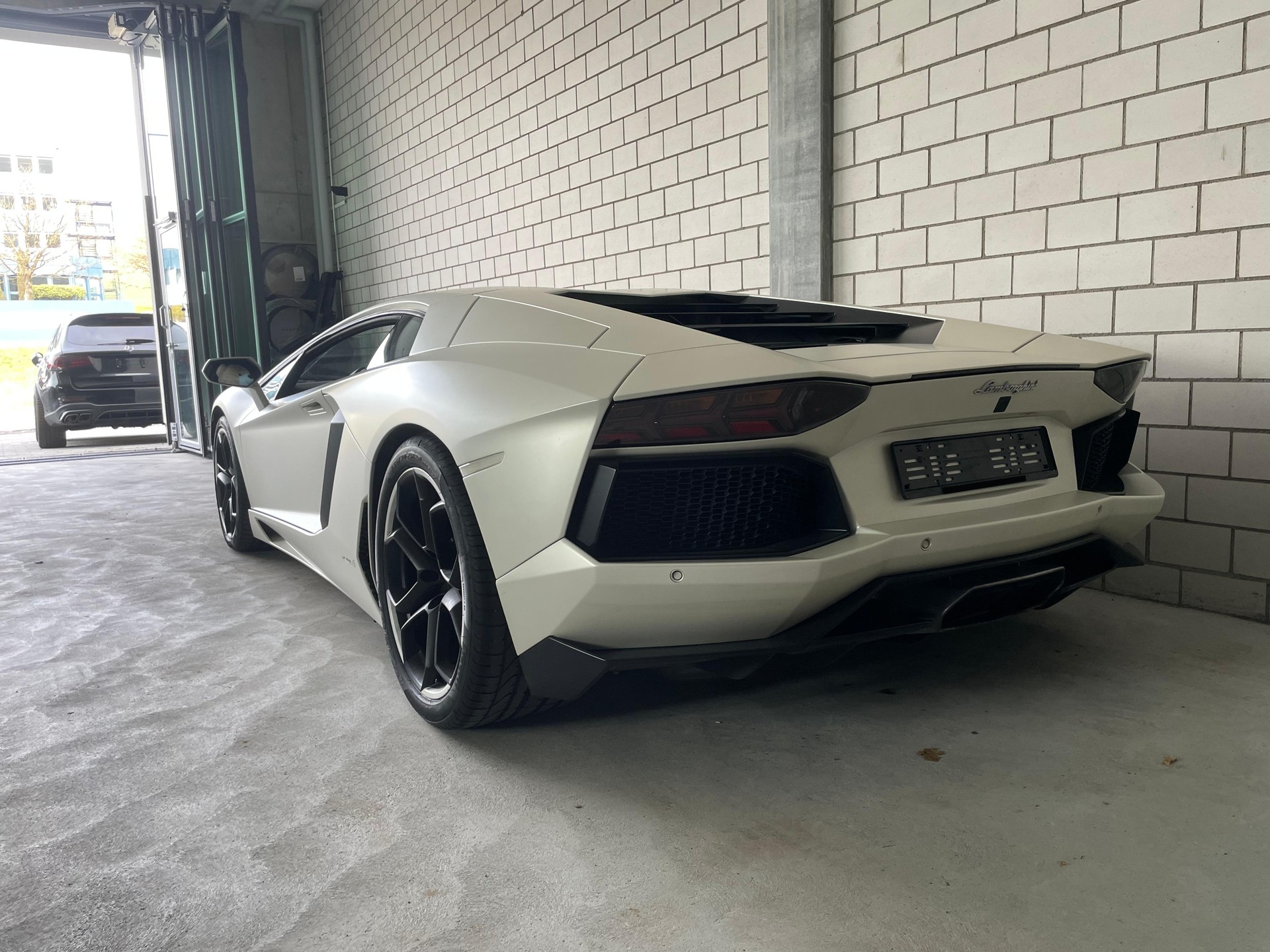 LAMBORGHINI Aventador LP700-4 Coupé E-Gear Traumausstattung inkl. Ad Personam Mattlackierung-image-5