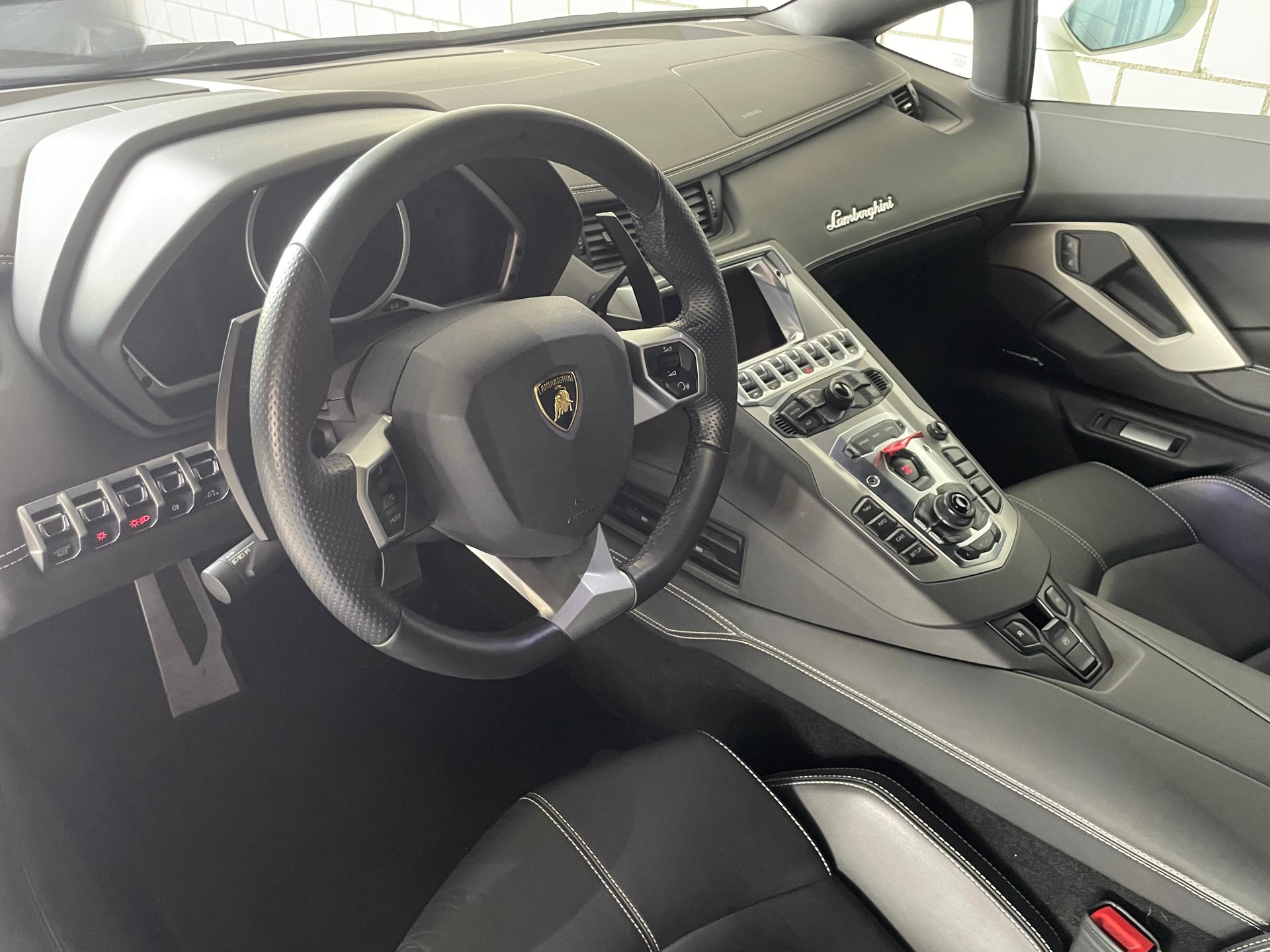 LAMBORGHINI Aventador LP700-4 Coupé E-Gear Traumausstattung inkl. Ad Personam Mattlackierung-image-6