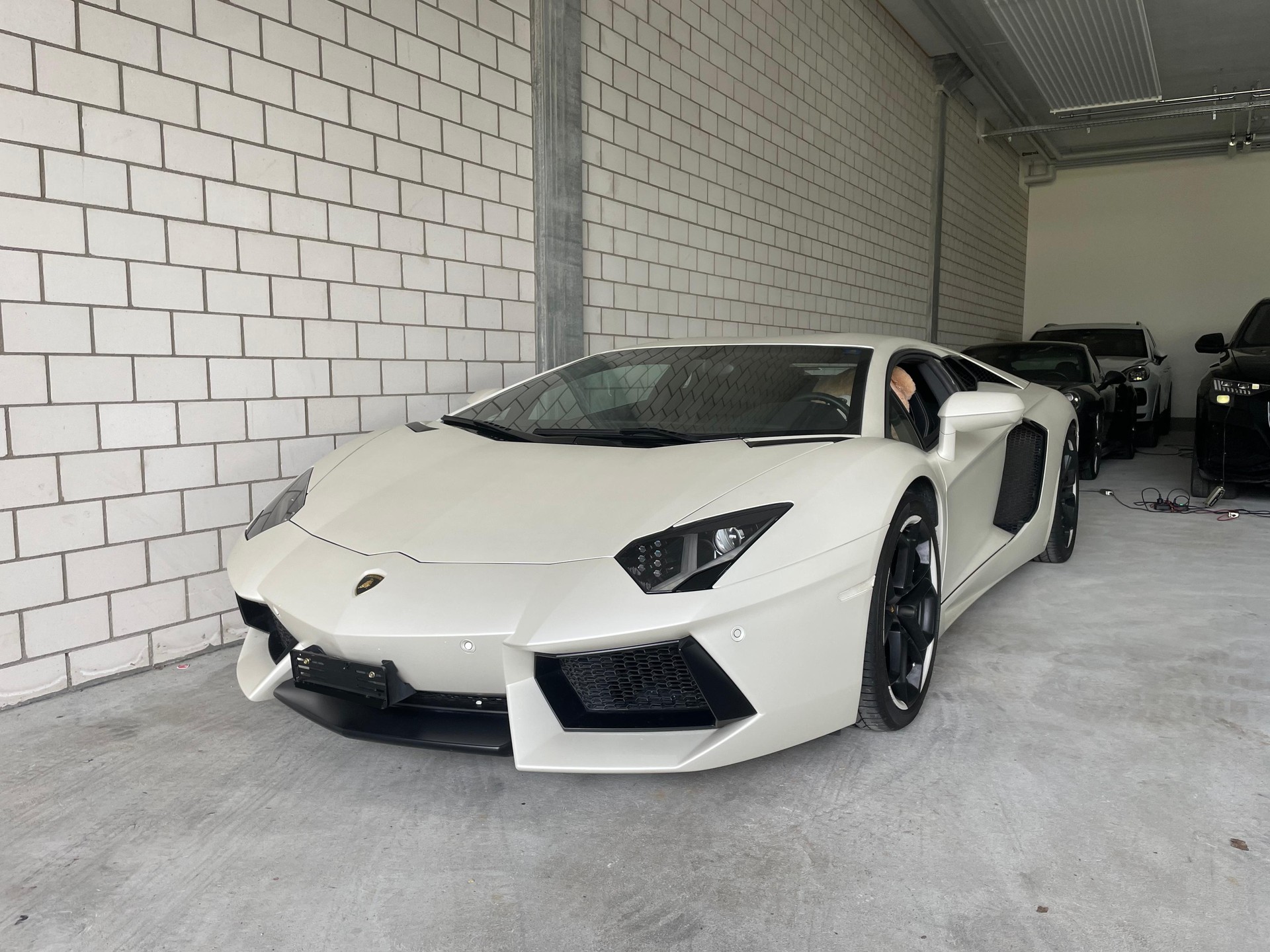 LAMBORGHINI Aventador LP700-4 Coupé E-Gear Traumausstattung inkl. Ad Personam Mattlackierung-image-1