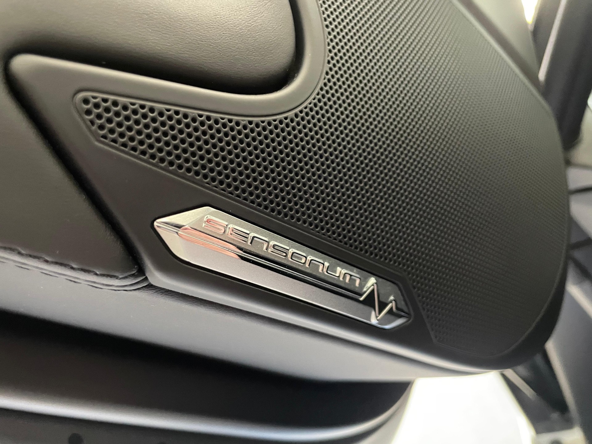 LAMBORGHINI Aventador LP700-4 Coupé E-Gear Traumausstattung inkl. Ad Personam Mattlackierung-image-7